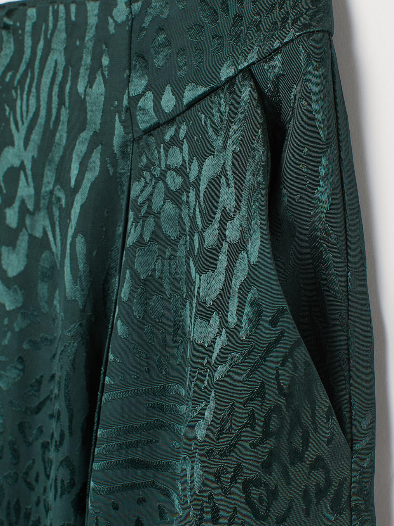 Брюки повседневные H&M модель 8290140sm_изумрудно-зеленый Фото