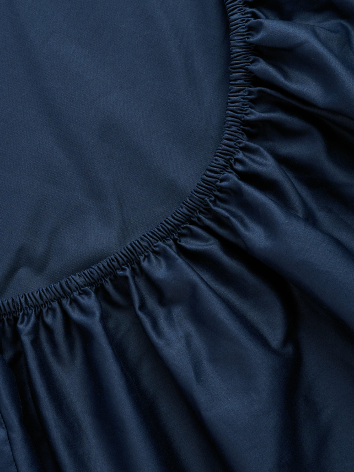 Простынь на резинке "Лунное сияние" из натурального сатина MBM HOME модель BL-FS-17/18/19 DEEP BLUE Простынь на резинке "Лунное сияние" из натурального сатина MBM HOME модель BL-FS-17/18/19 DEEP BLUE Фото