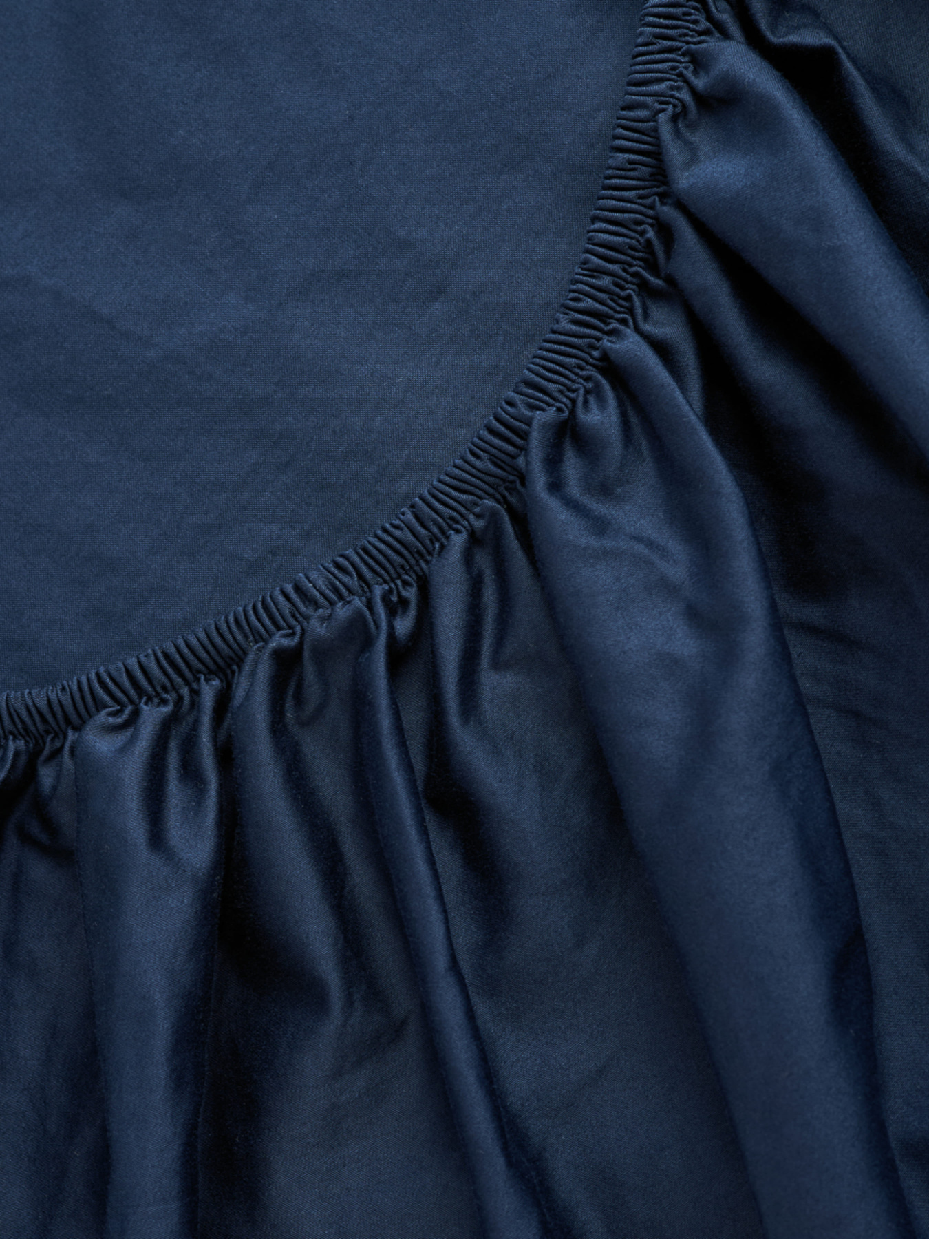 Простынь на резинке "Элегия" из натурального вареного сатина MBM HOME модель BL-FS-22/23/24 DEEP BLUE Простынь на резинке "Элегия" из натурального вареного сатина MBM HOME модель BL-FS-22/23/24 DEEP BLUE Фото