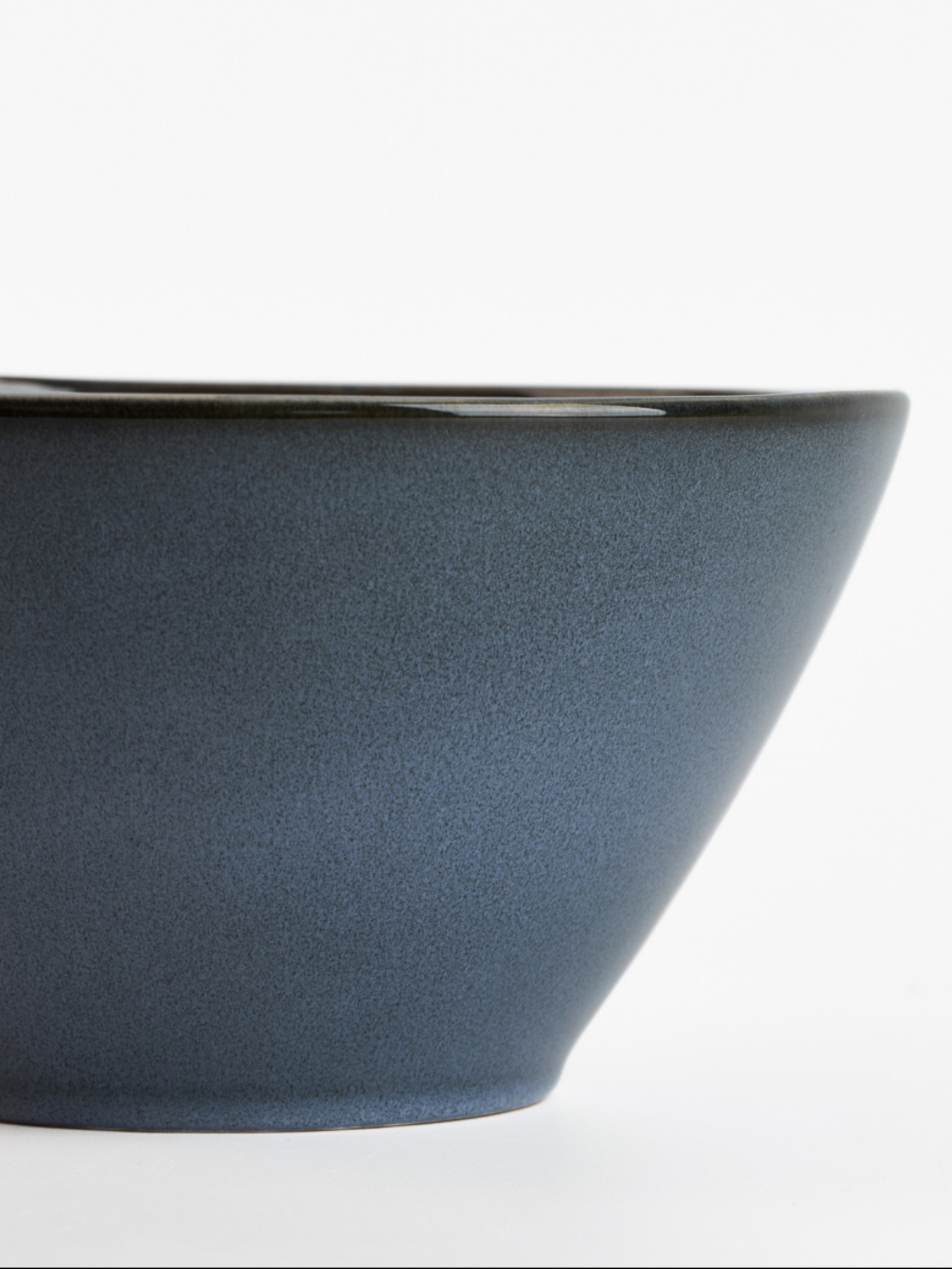 Тарелка глубокая "Фьорд" из каменной керамики темно-синяя MBM HOME модель KP-129 DEEP BLUE Тарелка глубокая "Фьорд" из каменной керамики темно-синяя MBM HOME модель KP-129 DEEP BLUE Фото