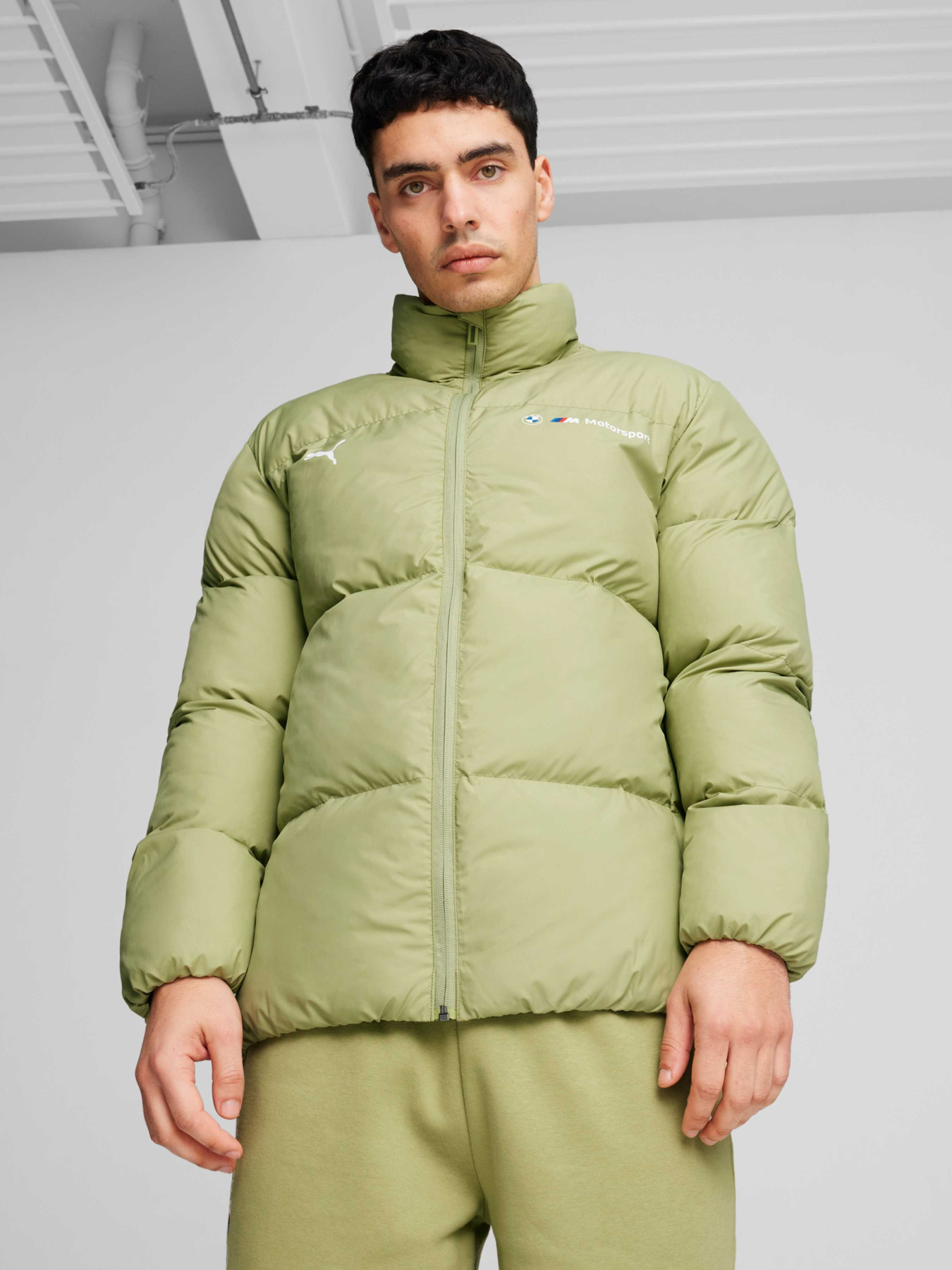 Демисезонная куртка PUMA Bmw Mms Ess+ Puffer Jacket модель 627497 Фото