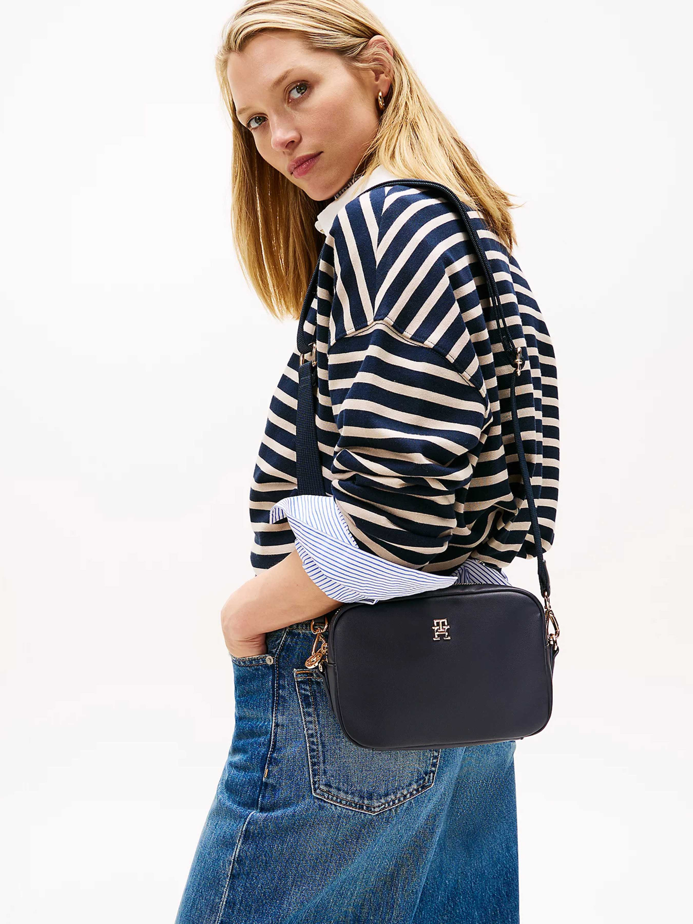 Сумки Tommy Hilfiger модель AW0AW17702-DW6 Фото