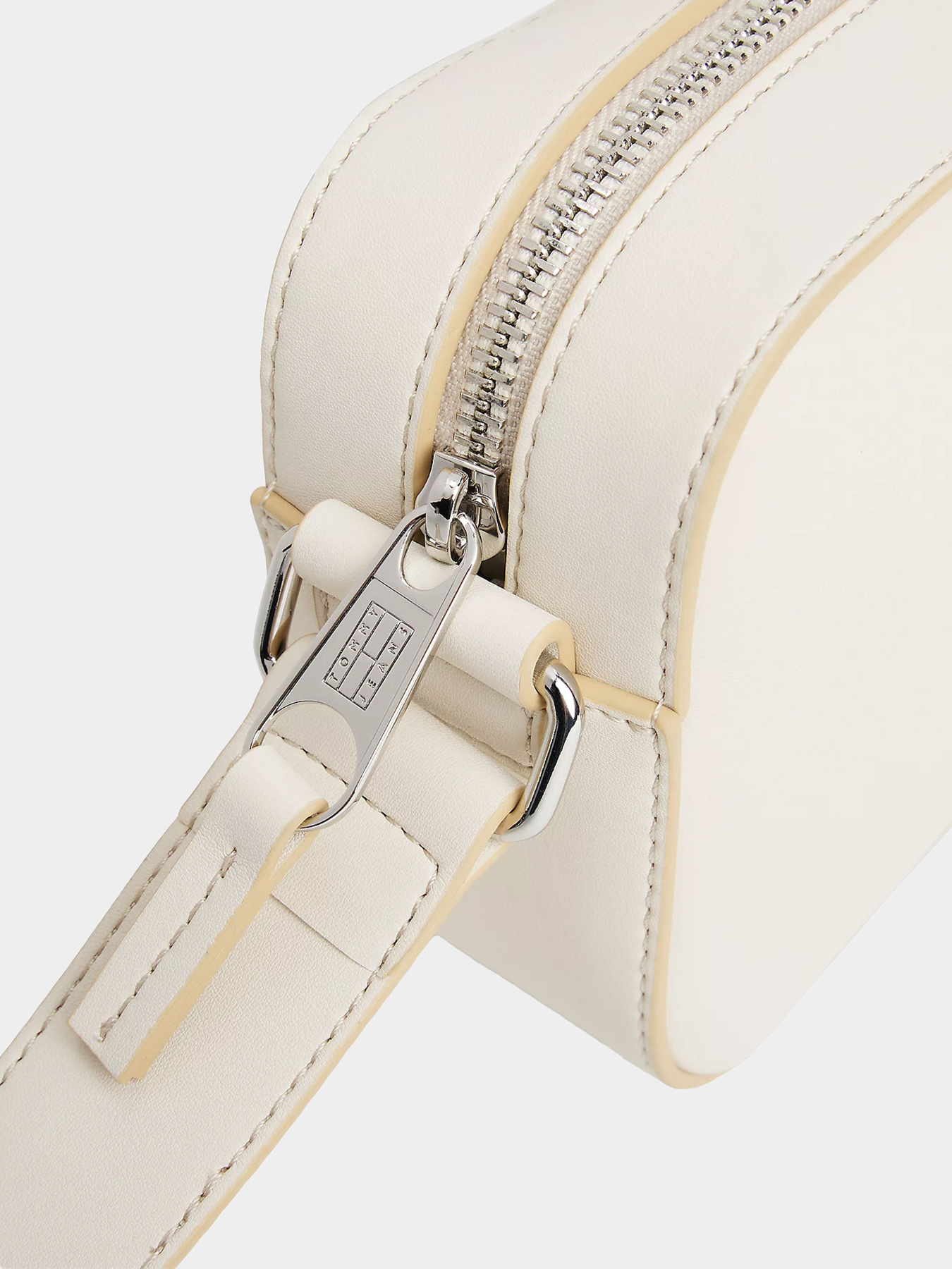 Сумки Tommy Hilfiger модель AW0AW17872-ACG Фото