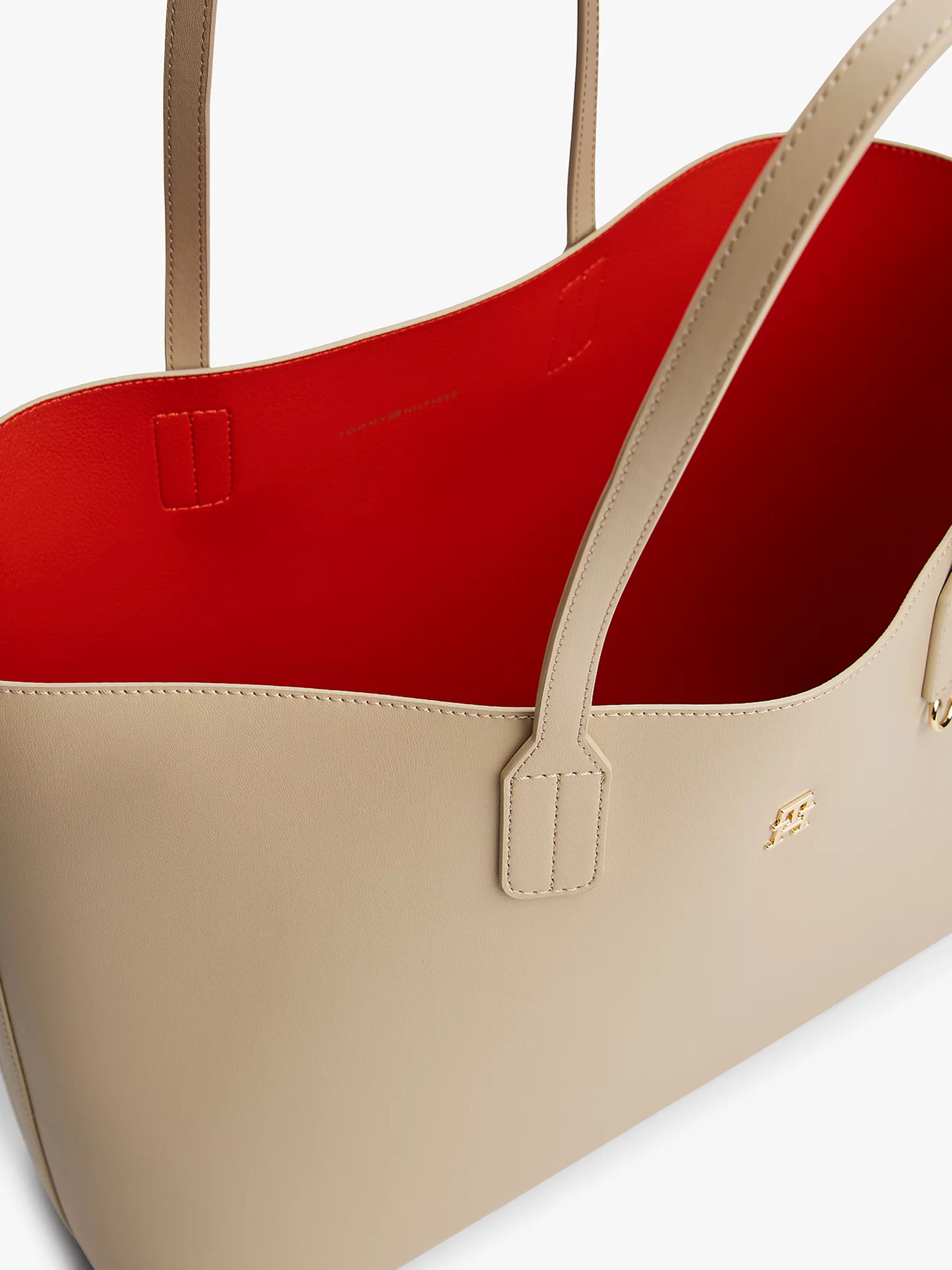 Сумки Tommy Hilfiger модель AW0AW17667-RBT Фото