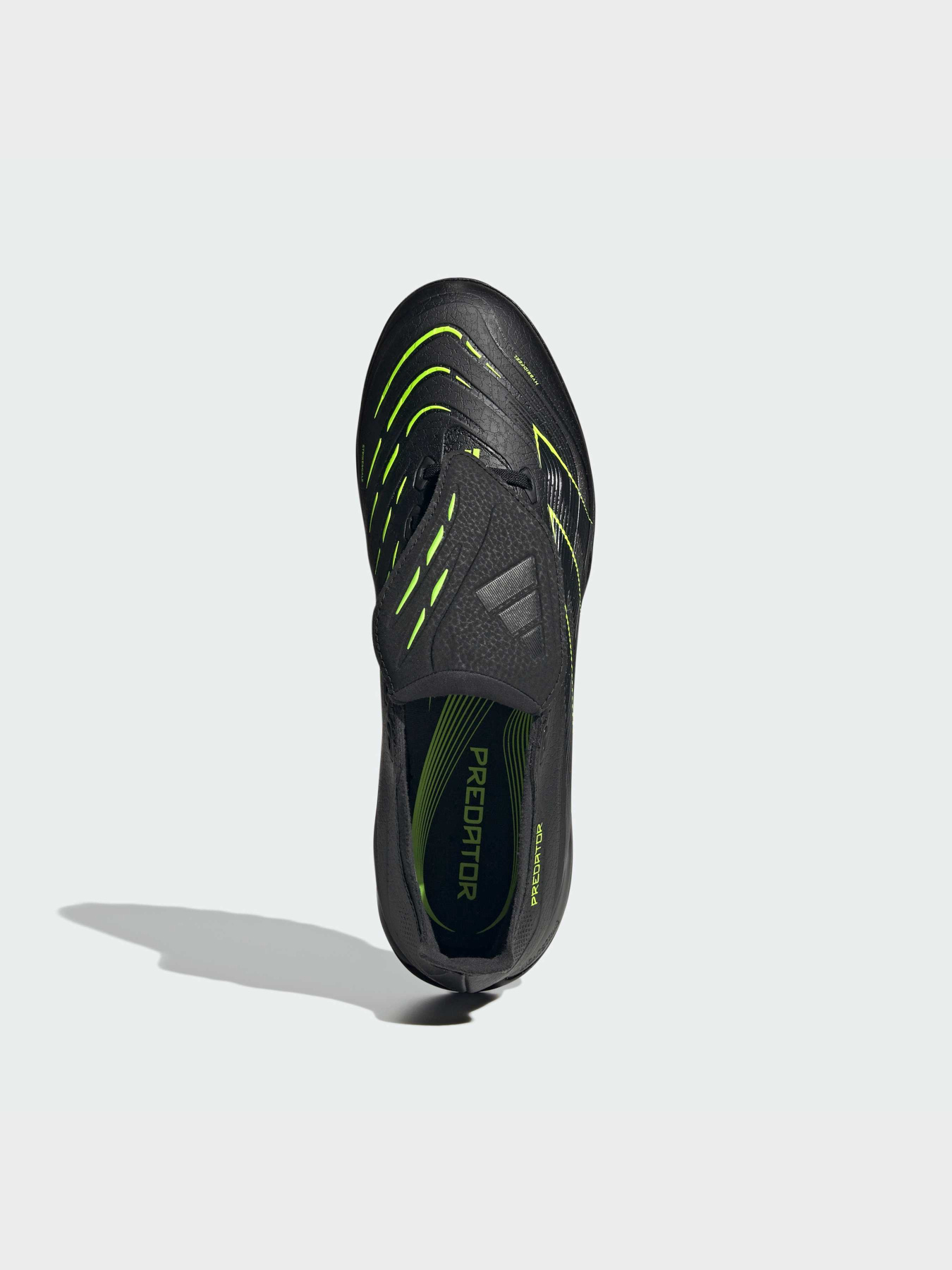 Бутсы Adidas Predator модель JQ1073 Бутсы Adidas Predator модель JQ1073 Фото