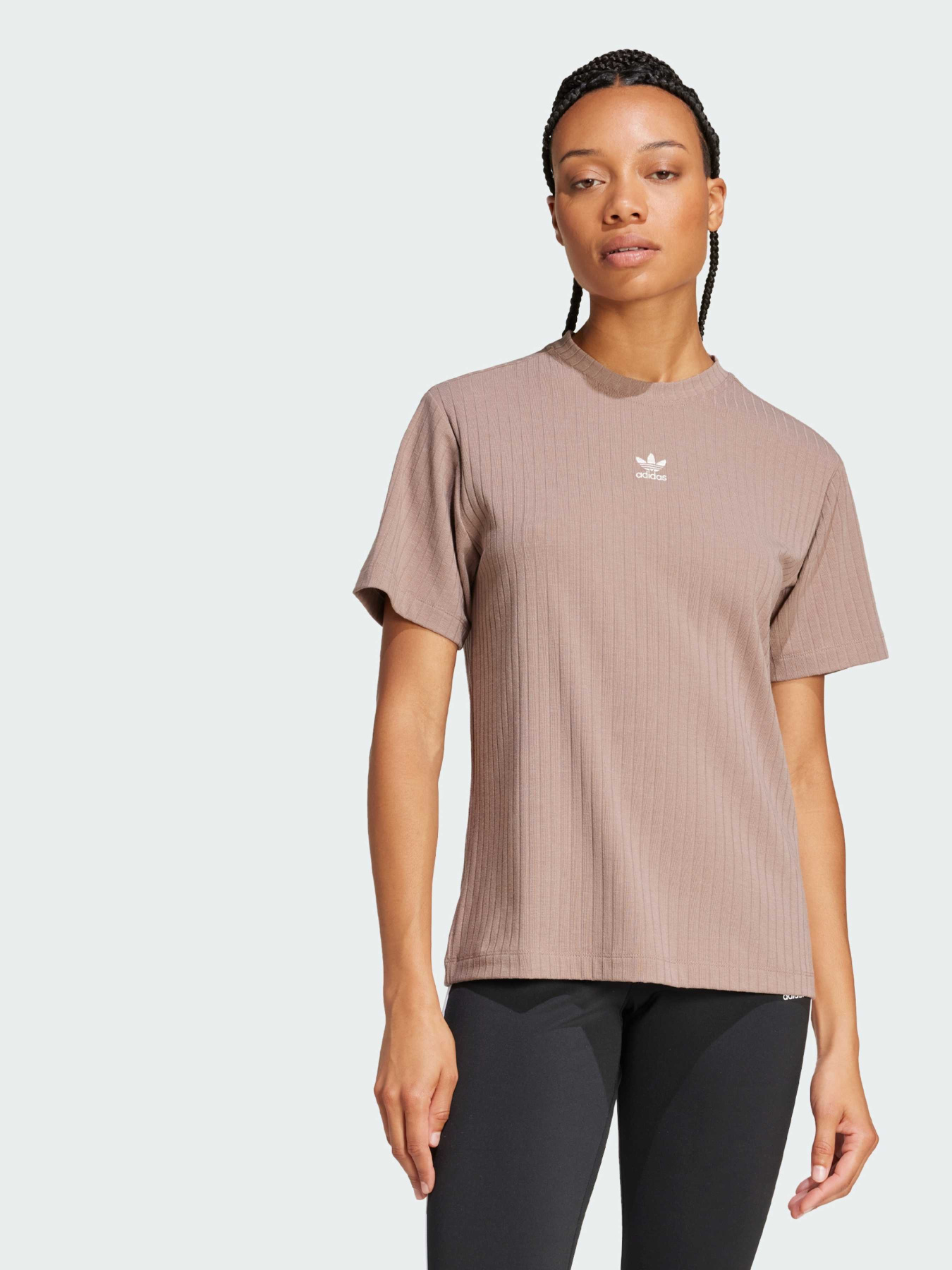 Футболка Adidas модель JD1491 Футболка Adidas модель JD1491 Фото