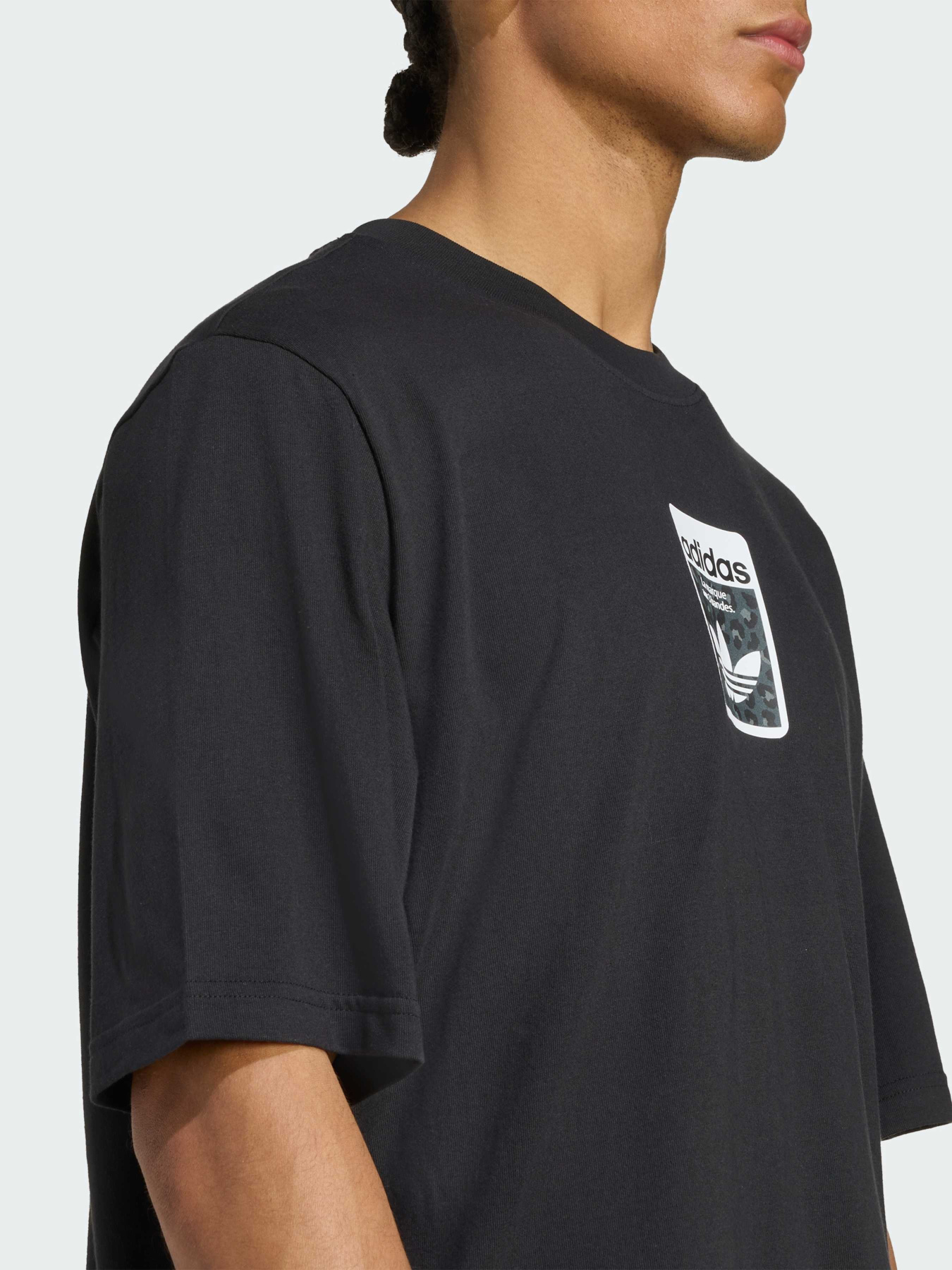 Футболка Adidas Graphics модель JV7569 Фото