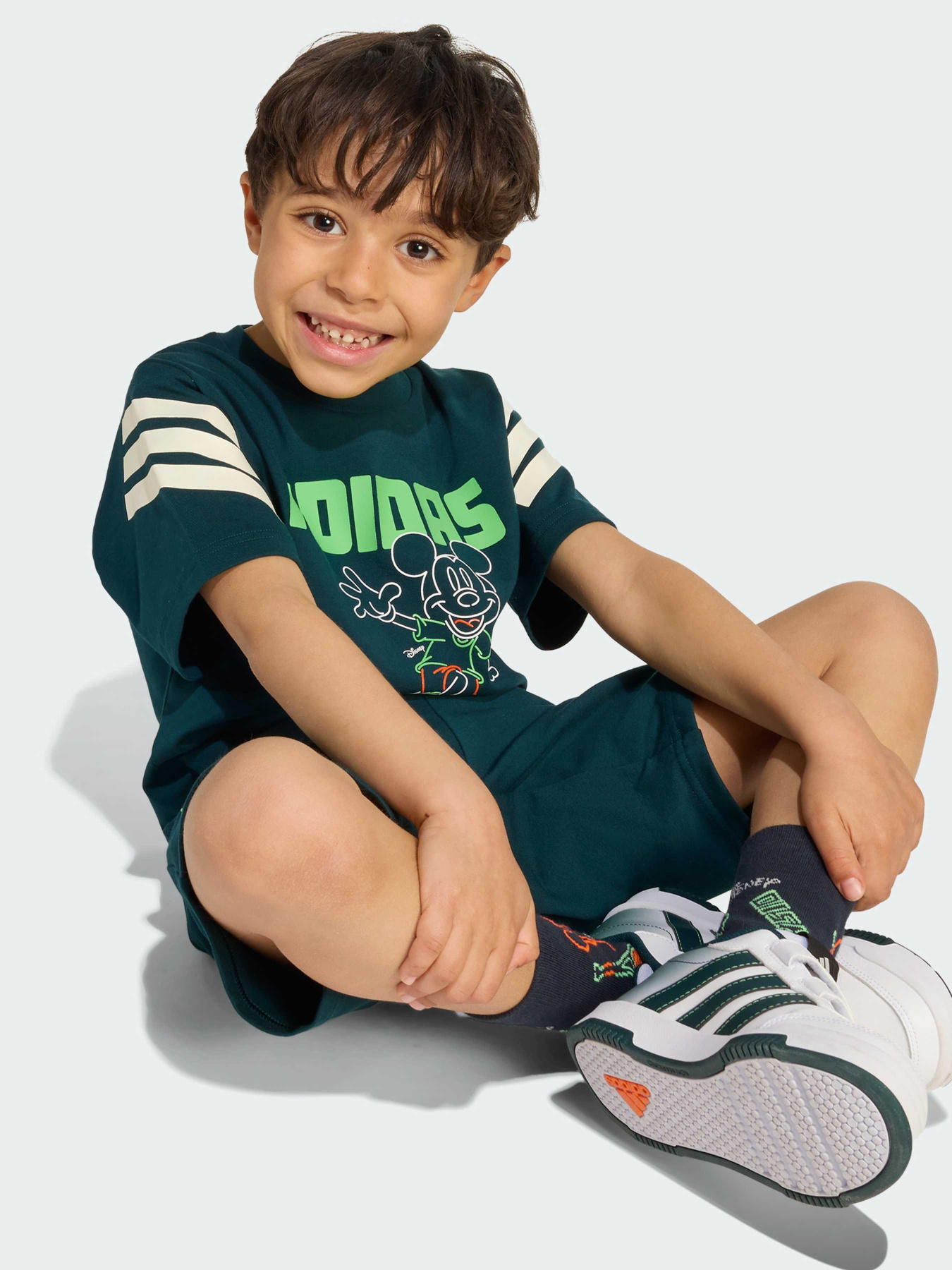 Спортивний комплект Adidas модель JM0823 Спортивний комплект Adidas модель JM0823 Фото