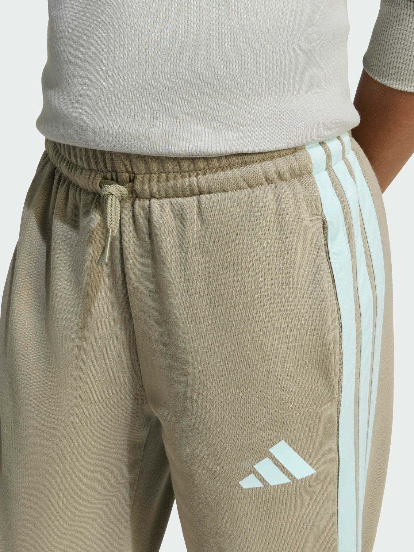 Спортивний костюм Adidas модель JV7951 Фото