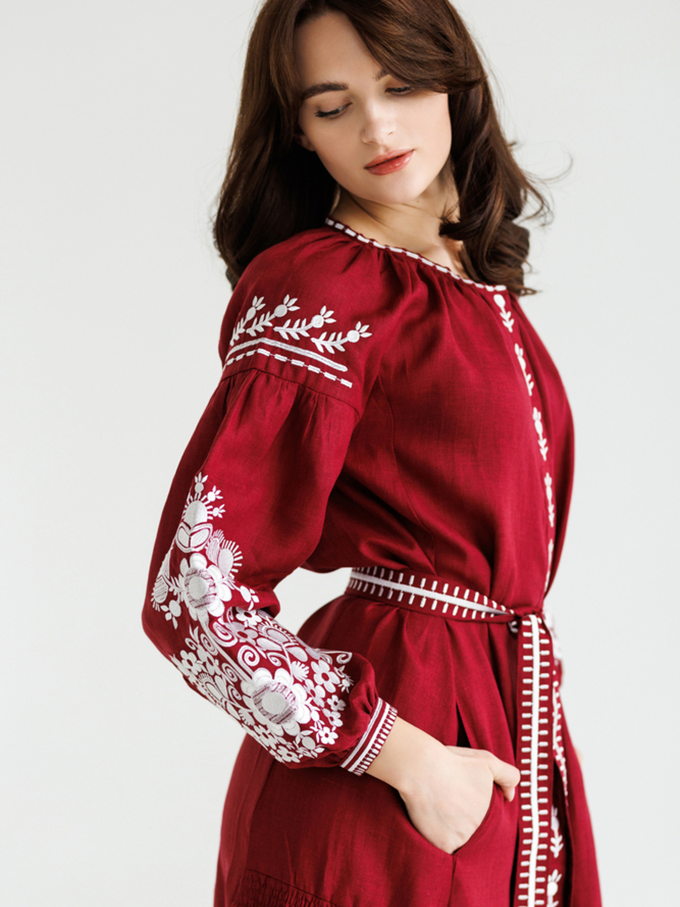 Вышитое платье Folk Moda модель fm2925-bordovj Фото