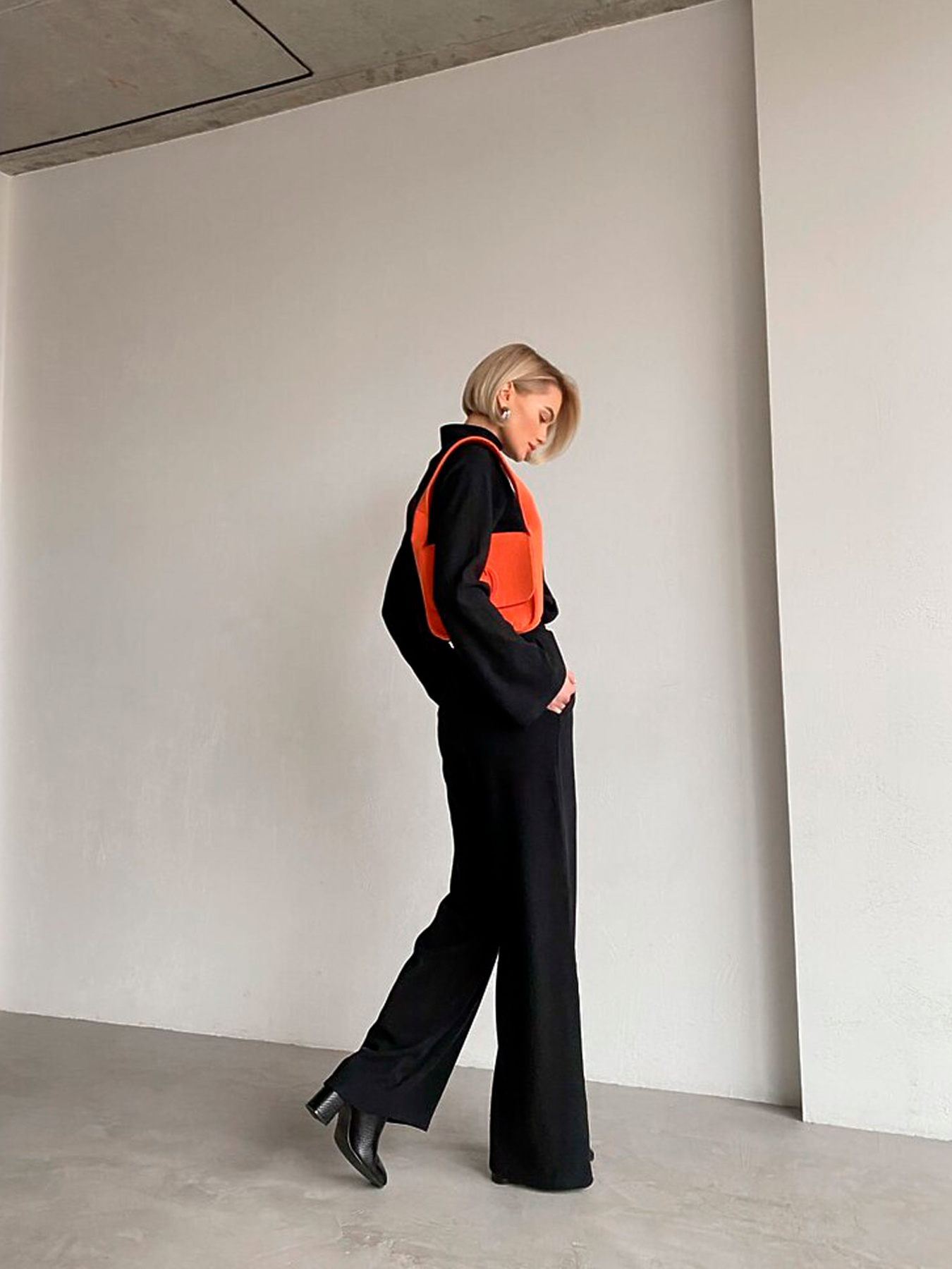 Повседневный костюм Milirud модель mil473-chornij Повседневный костюм Milirud модель mil473-chornij Фото