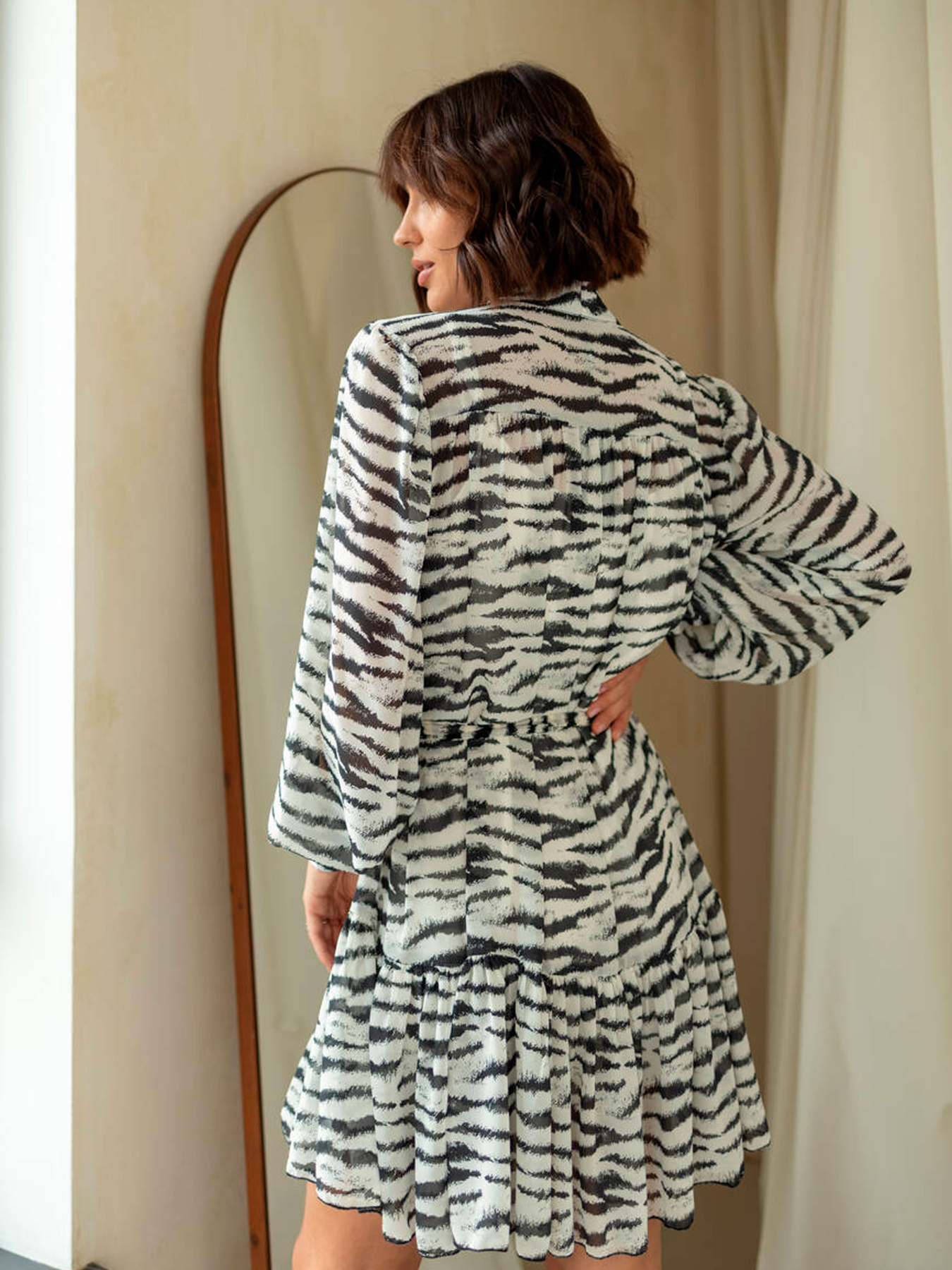 Платье мини Milirud модель mil509-chorno-blij Фото