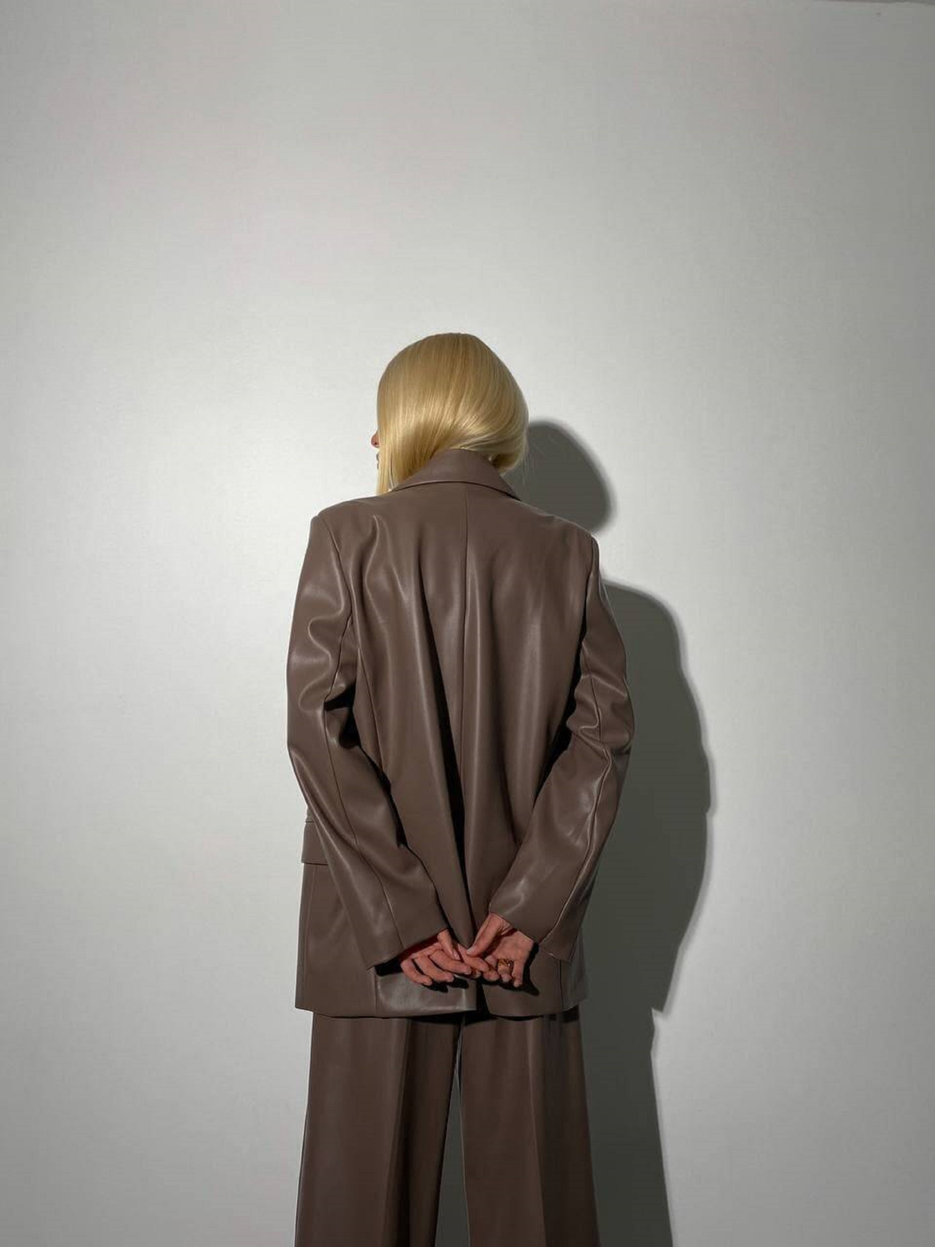 Деловой костюм Milirud модель mil484-kapuchino Деловой костюм Milirud модель mil484-kapuchino Фото