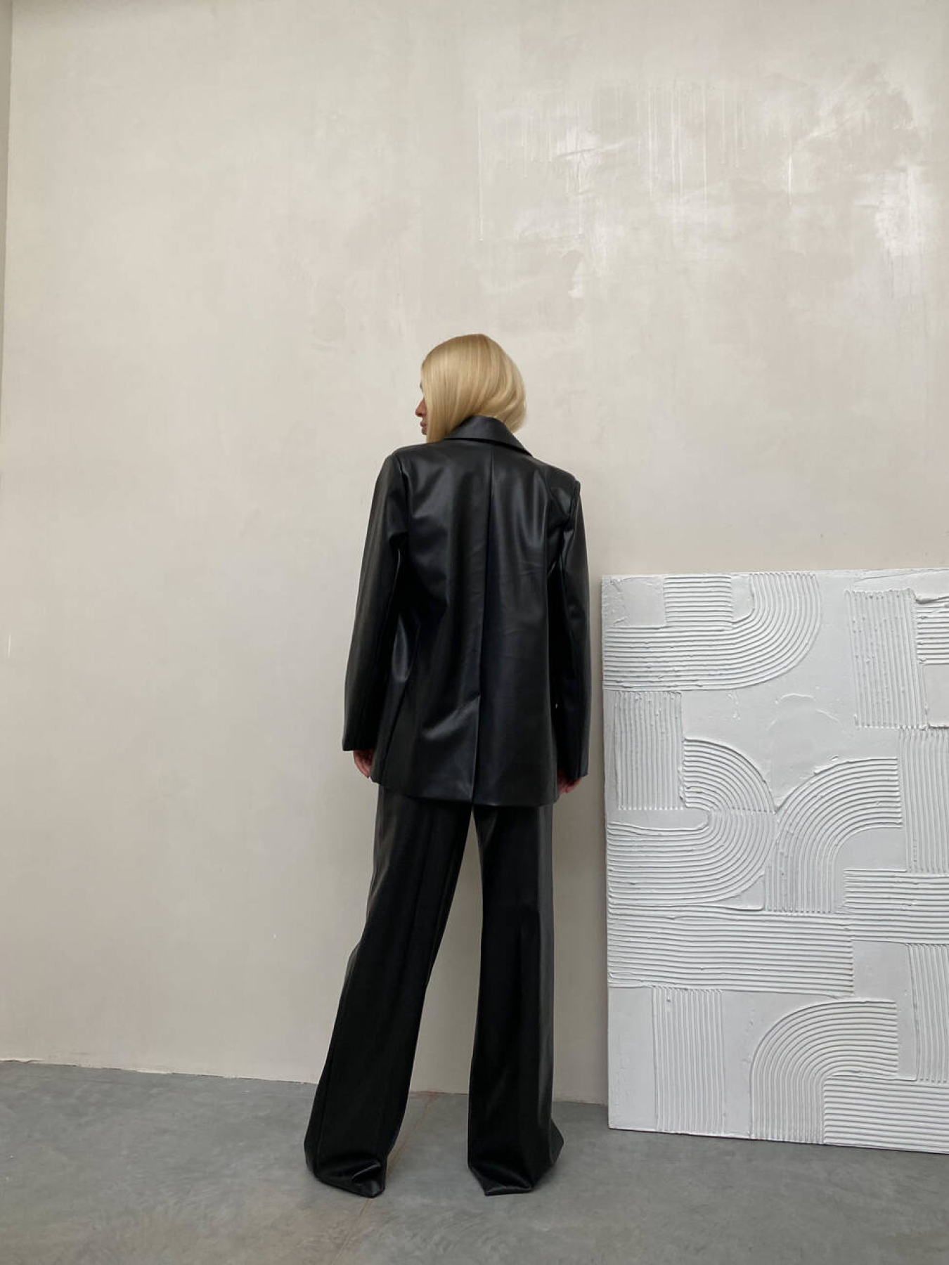 Деловой костюм Milirud модель mil484-chornij Фото