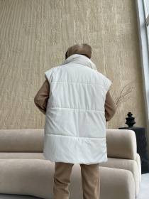 Утепленный жилет Milirud модель mil519-blij Утепленный жилет Milirud модель mil519-blij Фото