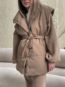 Утепленный жилет Milirud модель mil519-kemel Утепленный жилет Milirud модель mil519-kemel Фото