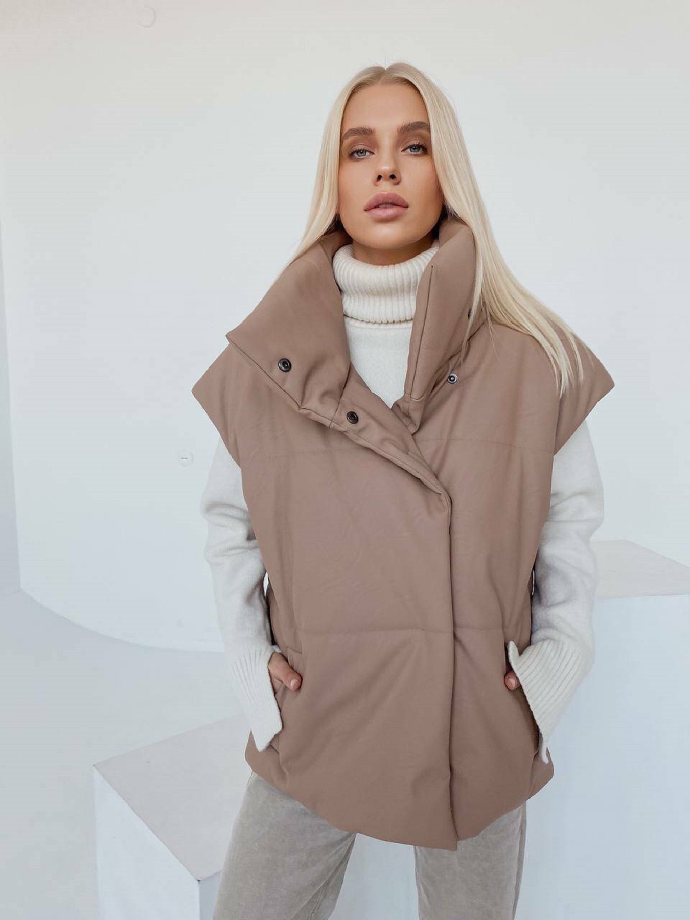 Жилет с утеплителем Milirud модель mil367-bezhevij Фото