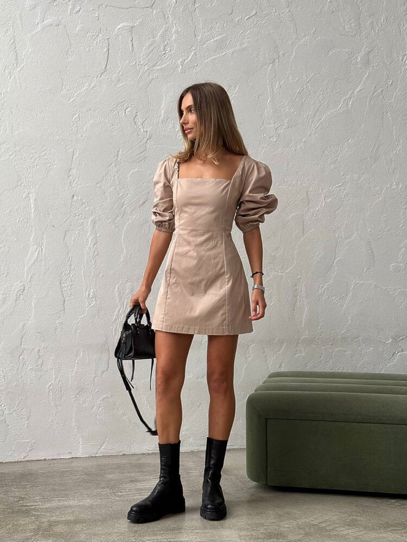 Платье мини Milirud модель mil468-bezhevij Фото
