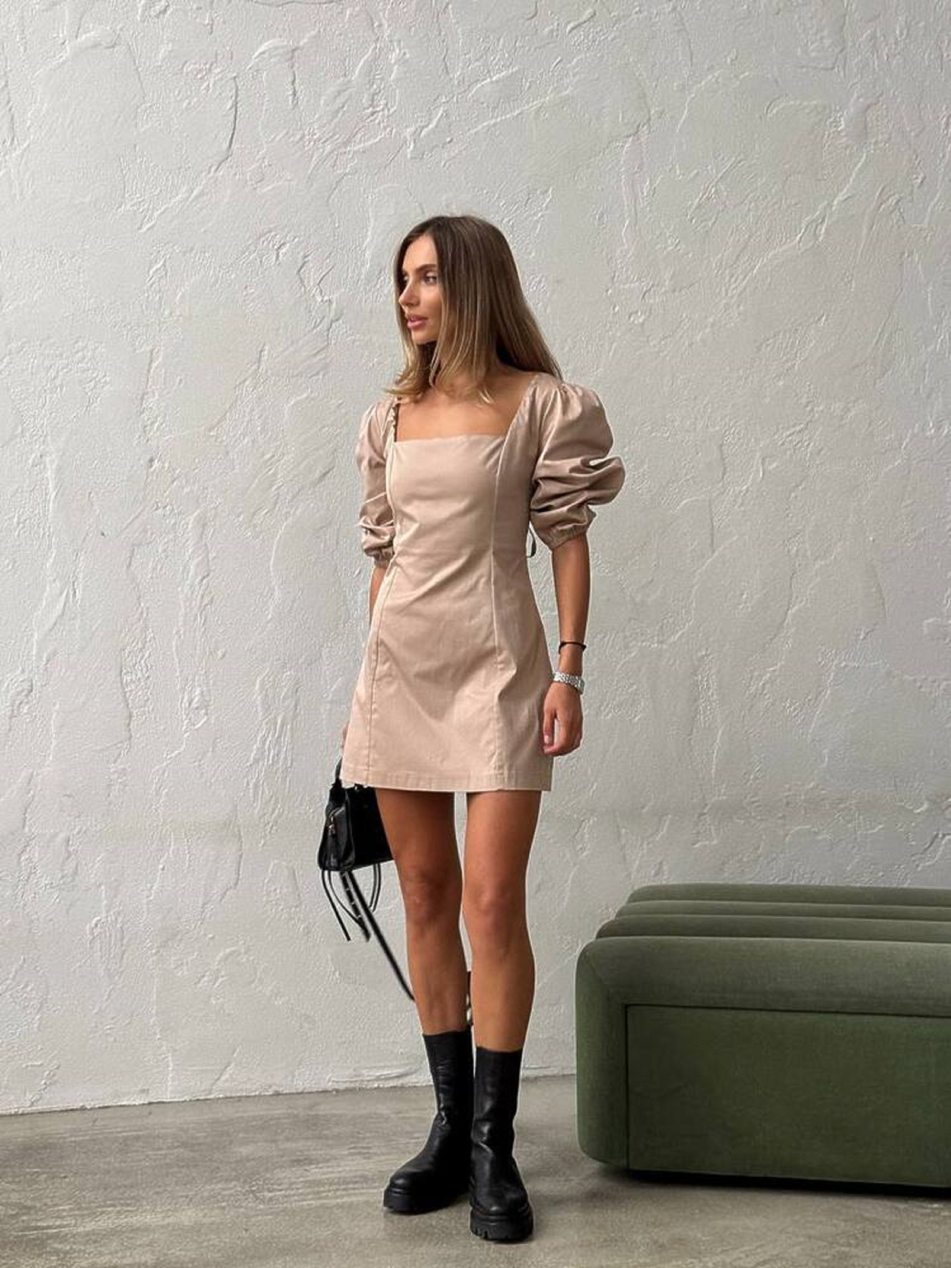 Платье мини Milirud модель mil468-bezhevij Платье мини Milirud модель mil468-bezhevij Фото