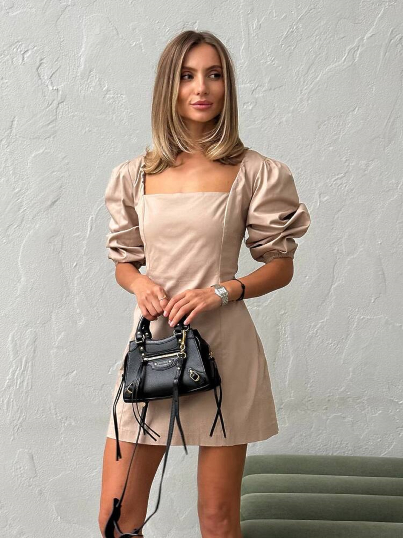 Платье мини Milirud модель mil468-bezhevij Платье мини Milirud модель mil468-bezhevij Фото