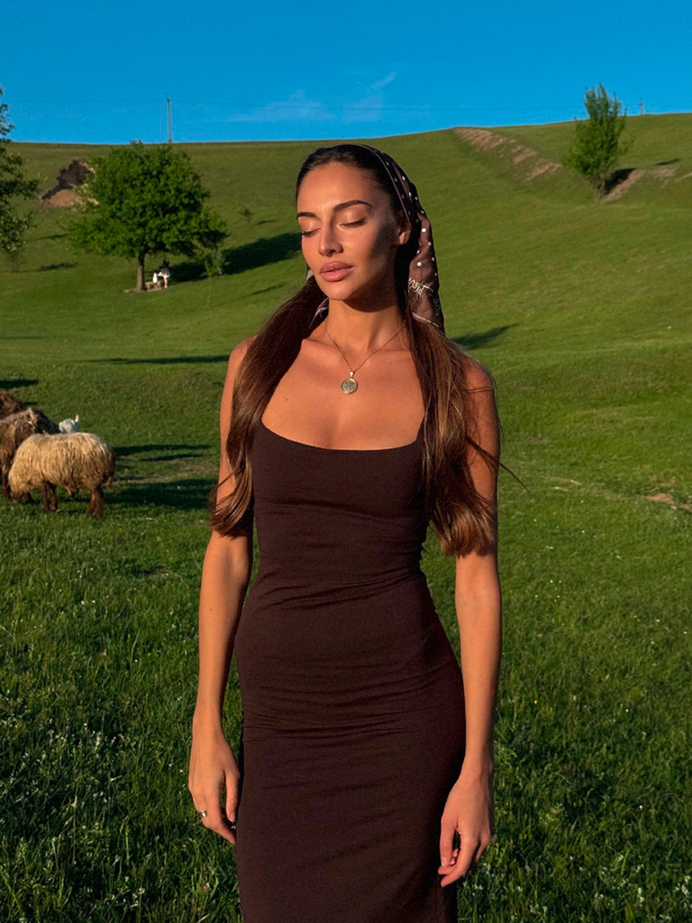 Платье макси Milirud модель mil563-shokoladnij Платье макси Milirud модель mil563-shokoladnij Фото