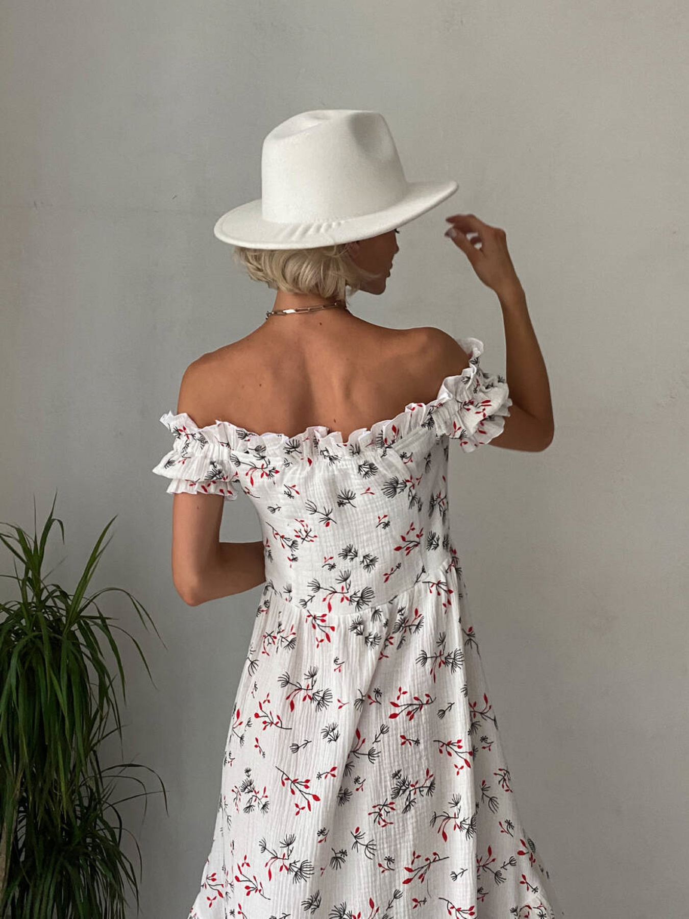 Платье миди Milirud модель mil504-blij-v-chervon-kvti Фото