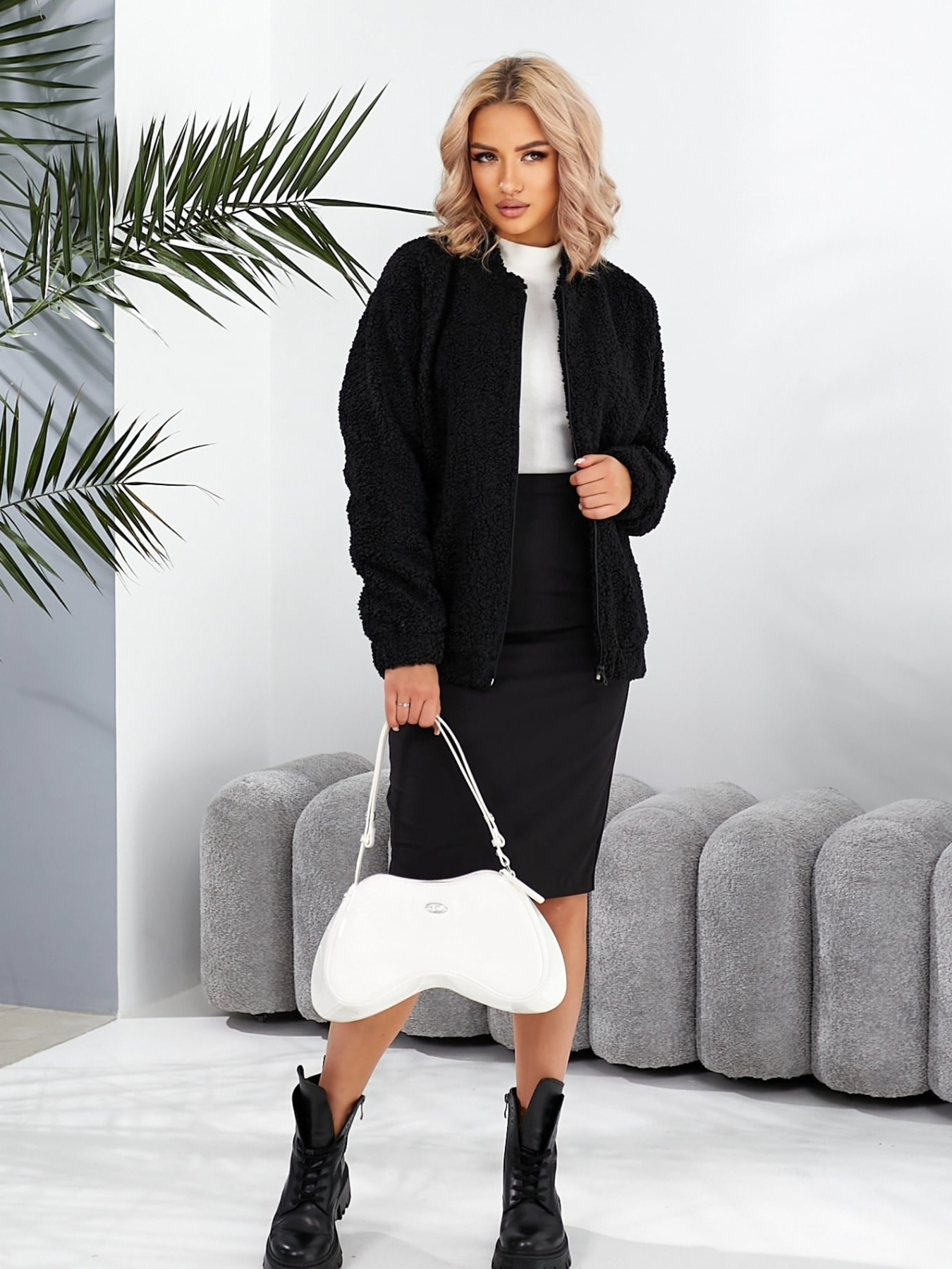 Бомбер LadyLike модель ll06960090-chornij Бомбер LadyLike модель ll06960090-chornij Фото