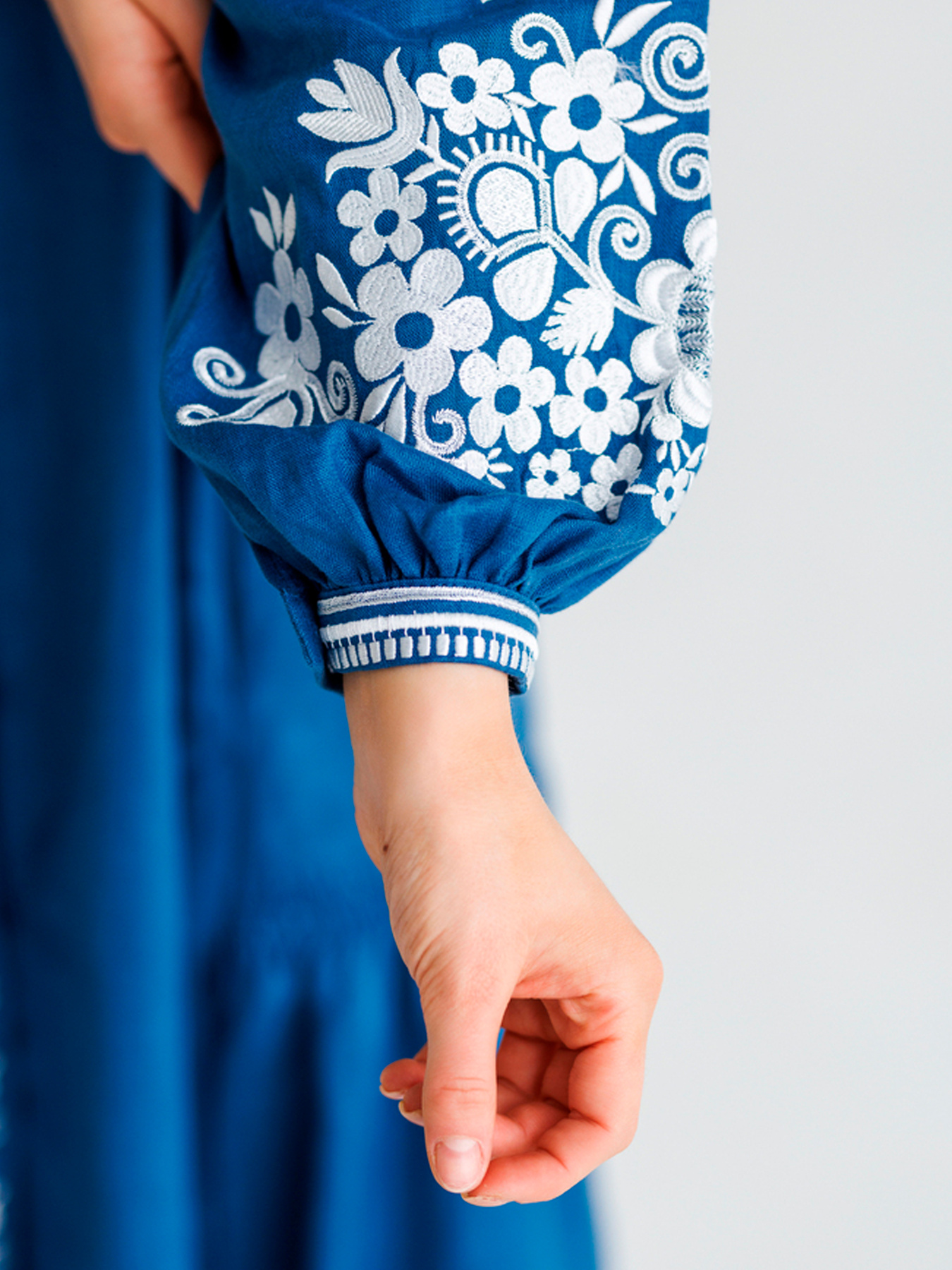 Вышитое платье Folk Moda модель fm2926-sinj Фото