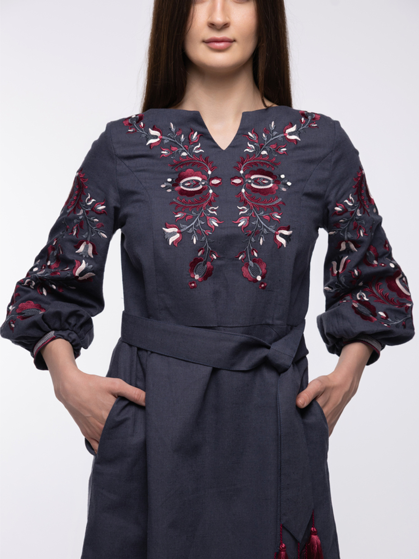 Вышитое платье Folk Moda модель fm2865-antracit Фото