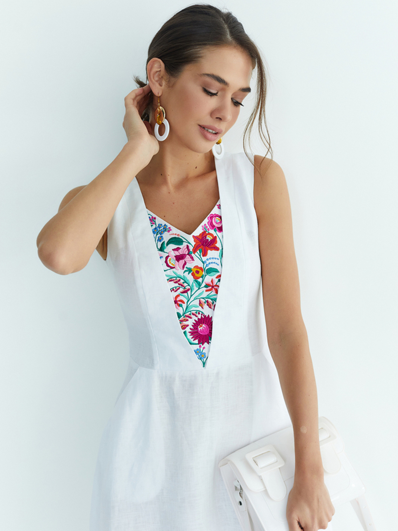 Вышитое платье Folk Moda модель fm2719-blij Фото