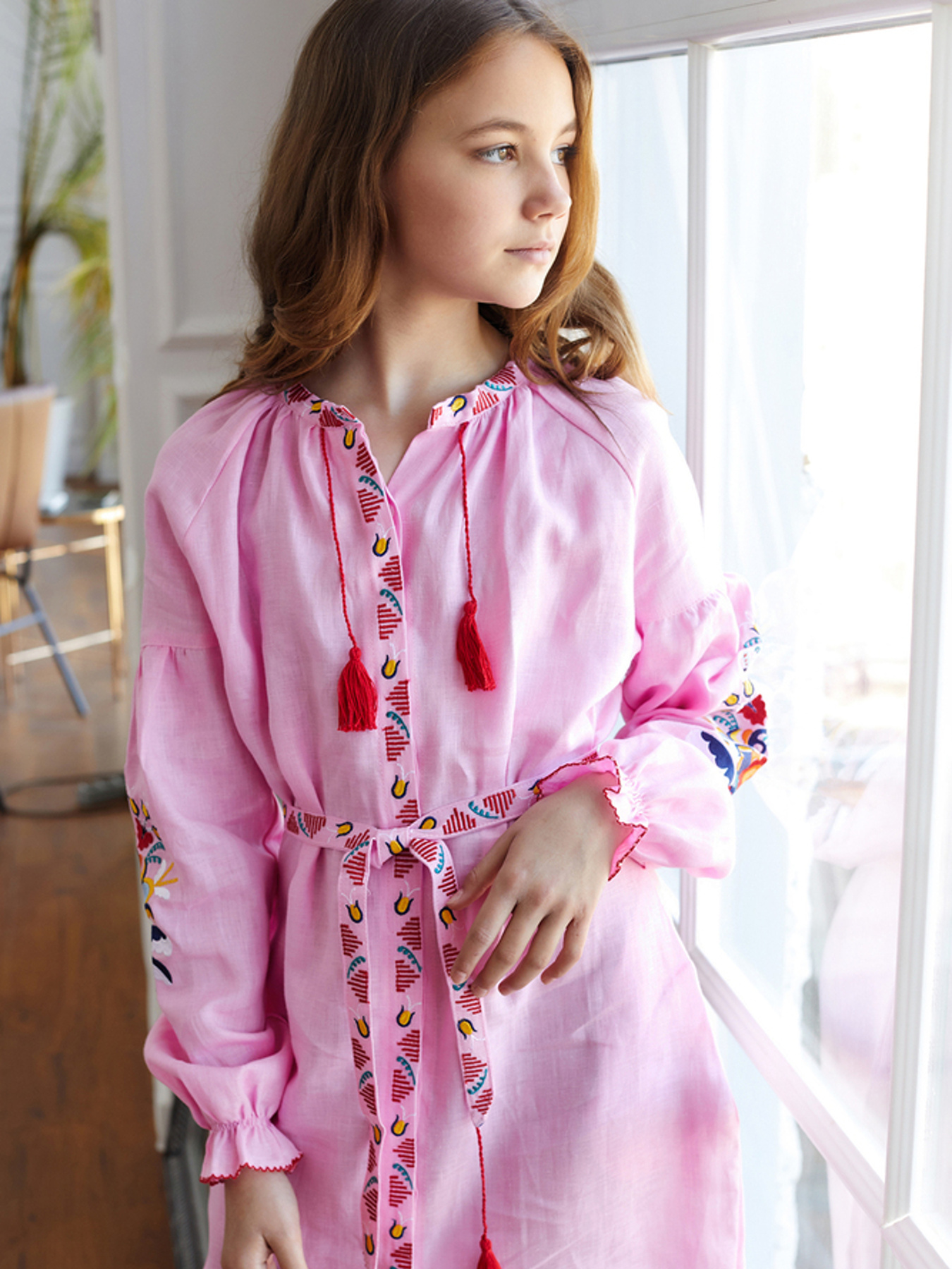 Вышитое платье Folk Moda модель fm2550-svtlo-rozhevij Фото