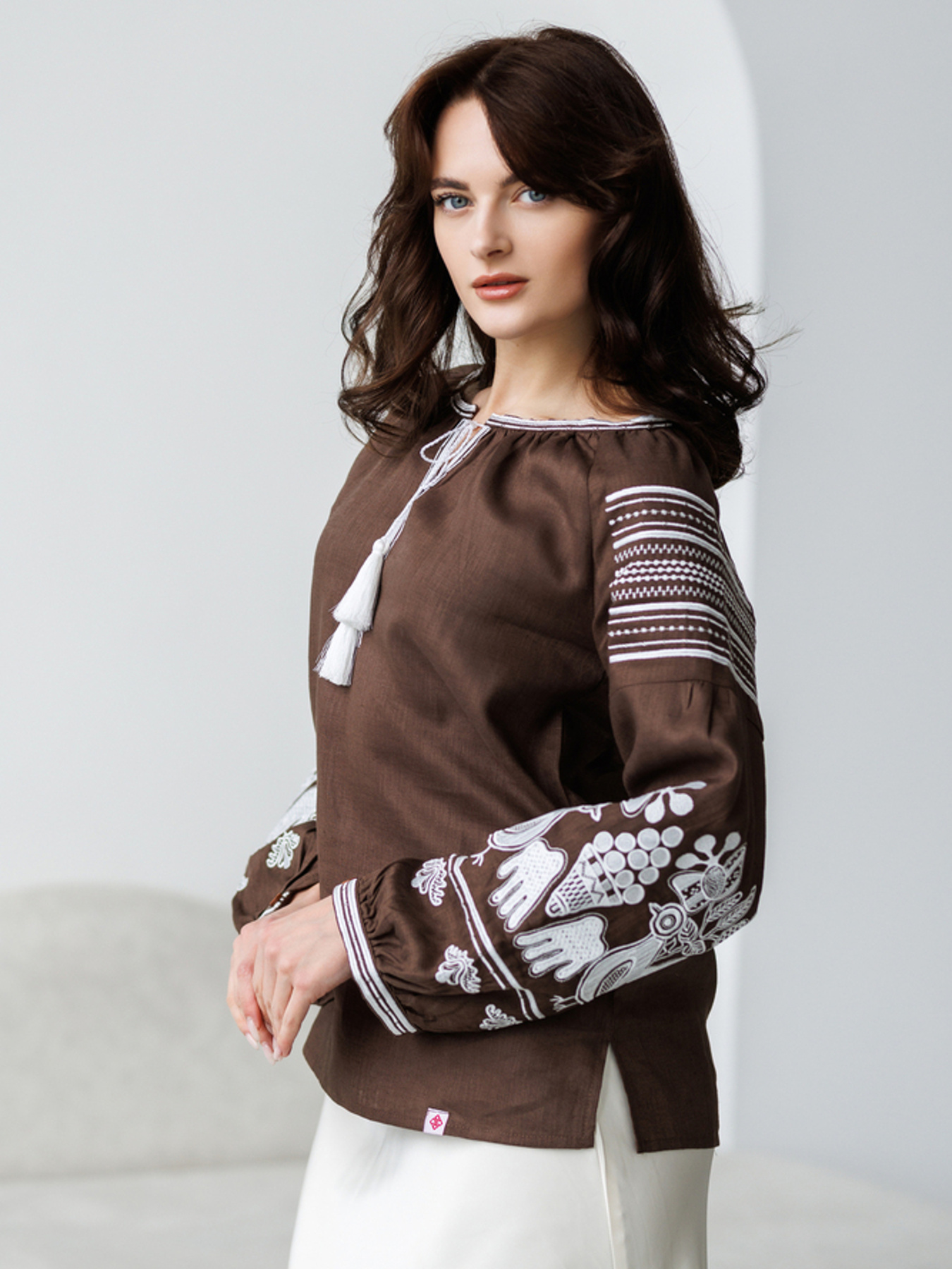 Вышитая рубашка Folk Moda модель fm2144-korichnevij Фото