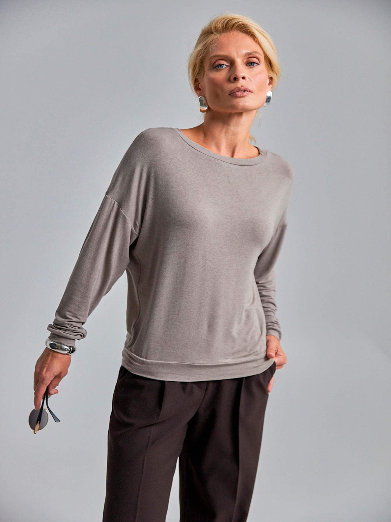 Джемпер TrikoBakh модель 3082-temnij-taup Фото