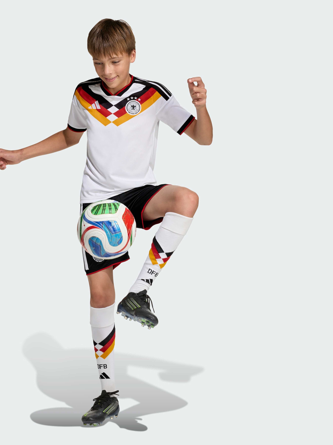 Спортивні шорти Adidas модель JZ4562 Спортивні шорти Adidas модель JZ4562 Фото