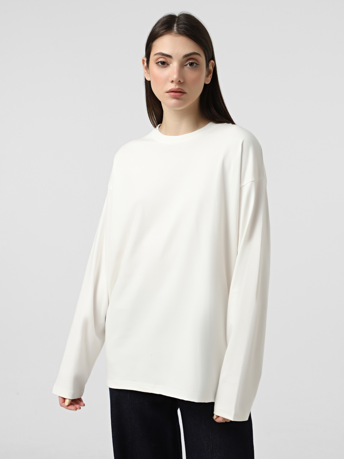 Лонгслів Ейсік Оверсайз модель LonhslivMolochnyi Фото