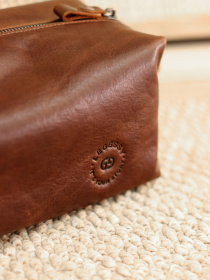 Косметички и холдеры Legessy модель NESESER_BROWN Фото