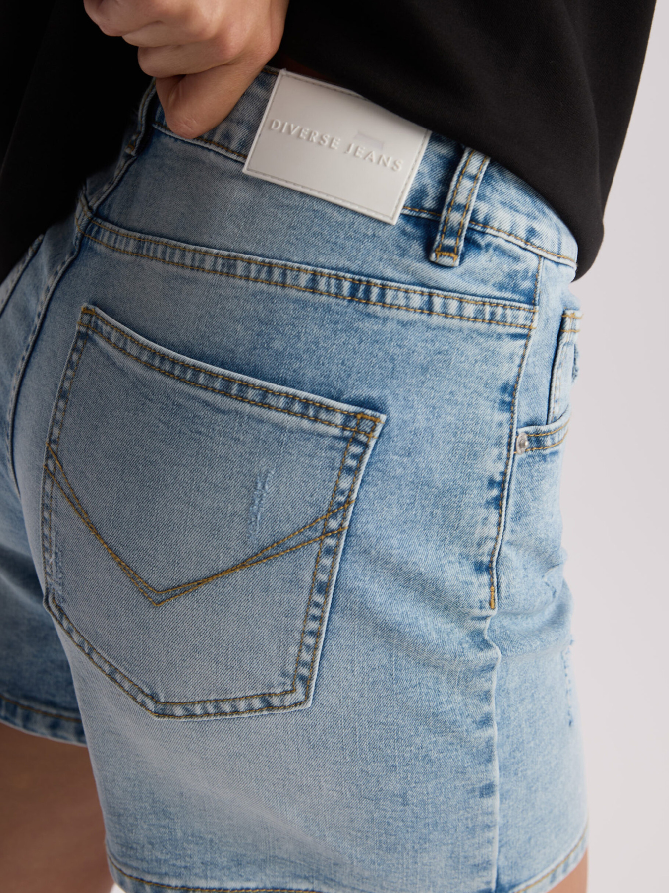 Джинсовые шорты DIVERSE Janano модель 10046836 Фото