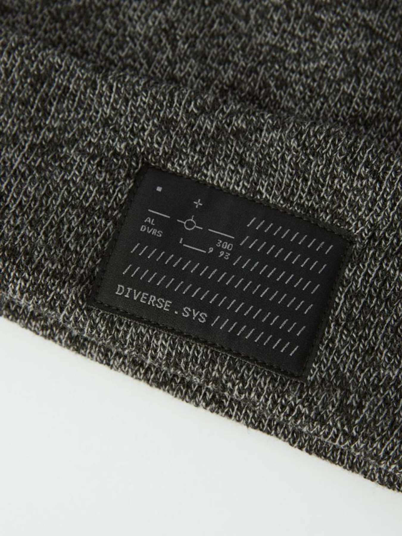 Шапка DIVERSE Mertoz Ii модель 10040461 Фото