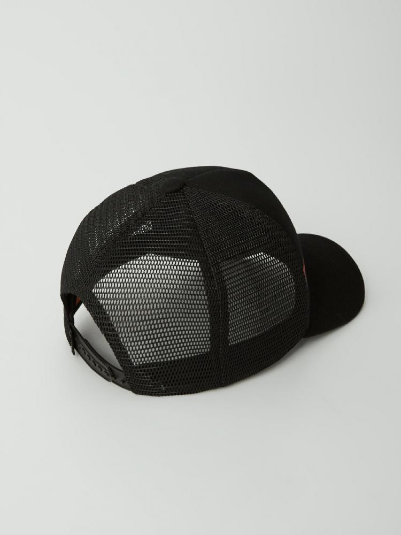 Мужская спортивная кепка с сеткой черная модель 10042195 Фото