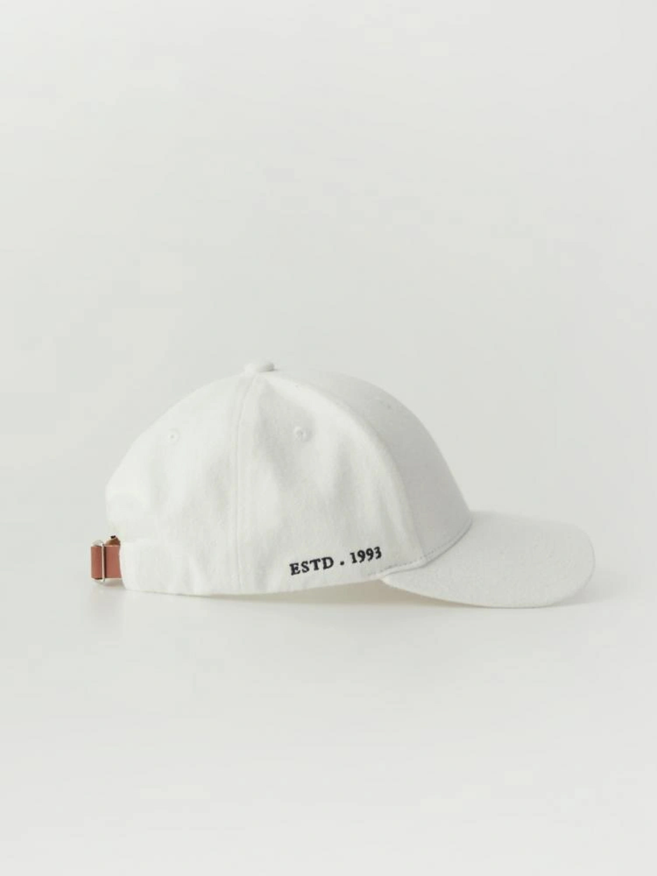 Мужская кепка классическая белая модель 10045151 Фото
