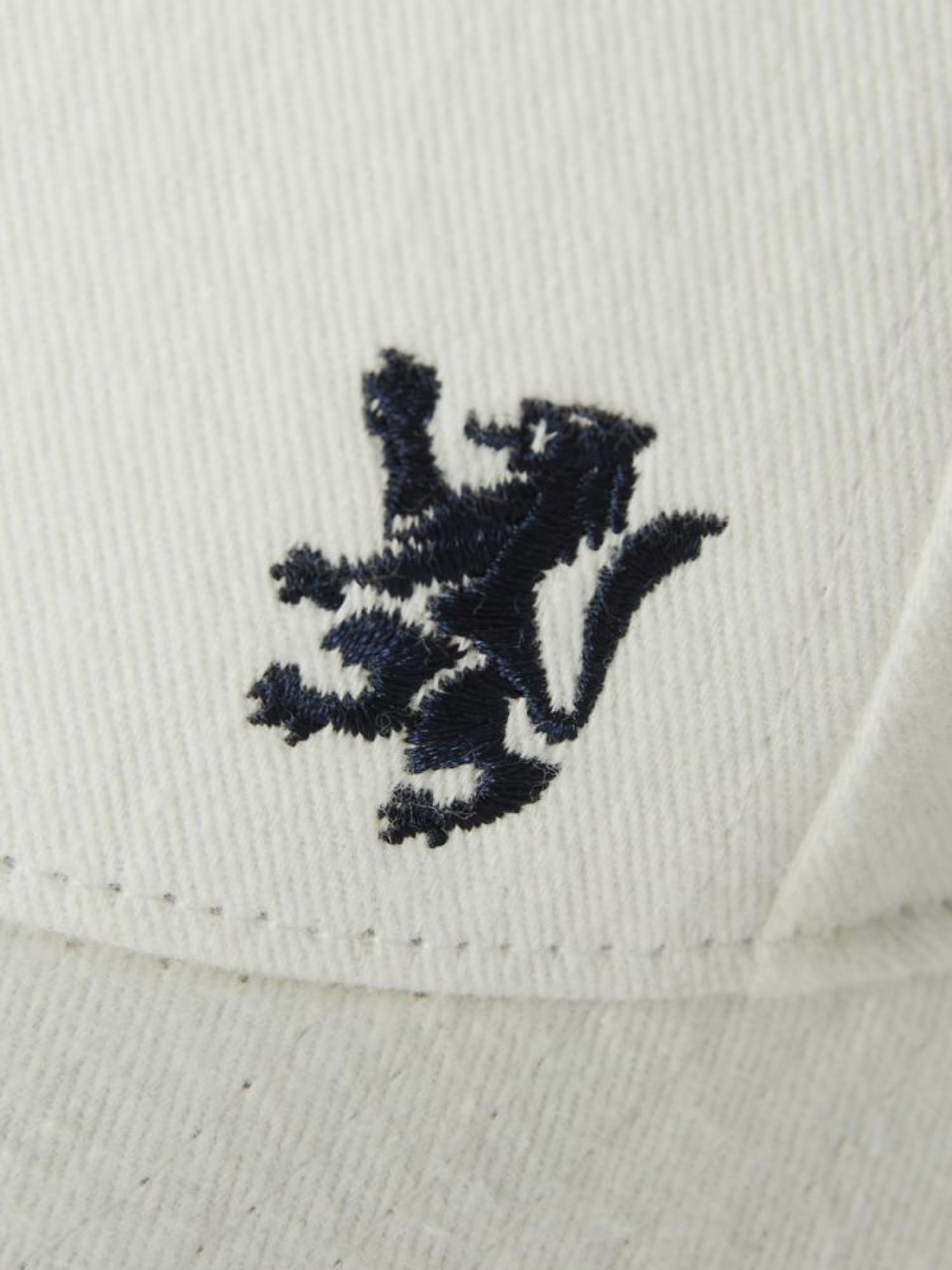 Мужская кепка классическая белая модель 10045151 Фото