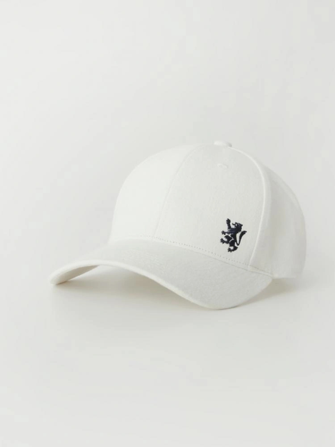 Мужская кепка классическая белая модель 10045151 Фото