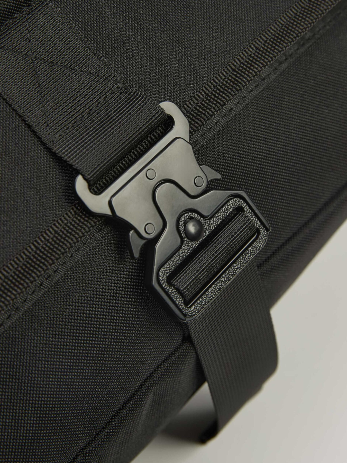 Сумка DIVERSE Albury 255 модель 10047852 Сумка DIVERSE Albury 255 модель 10047852 Фото