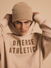 Шапка DIVERSE Mbos модель 10047880 Шапка DIVERSE Mbos модель 10047880 Фото