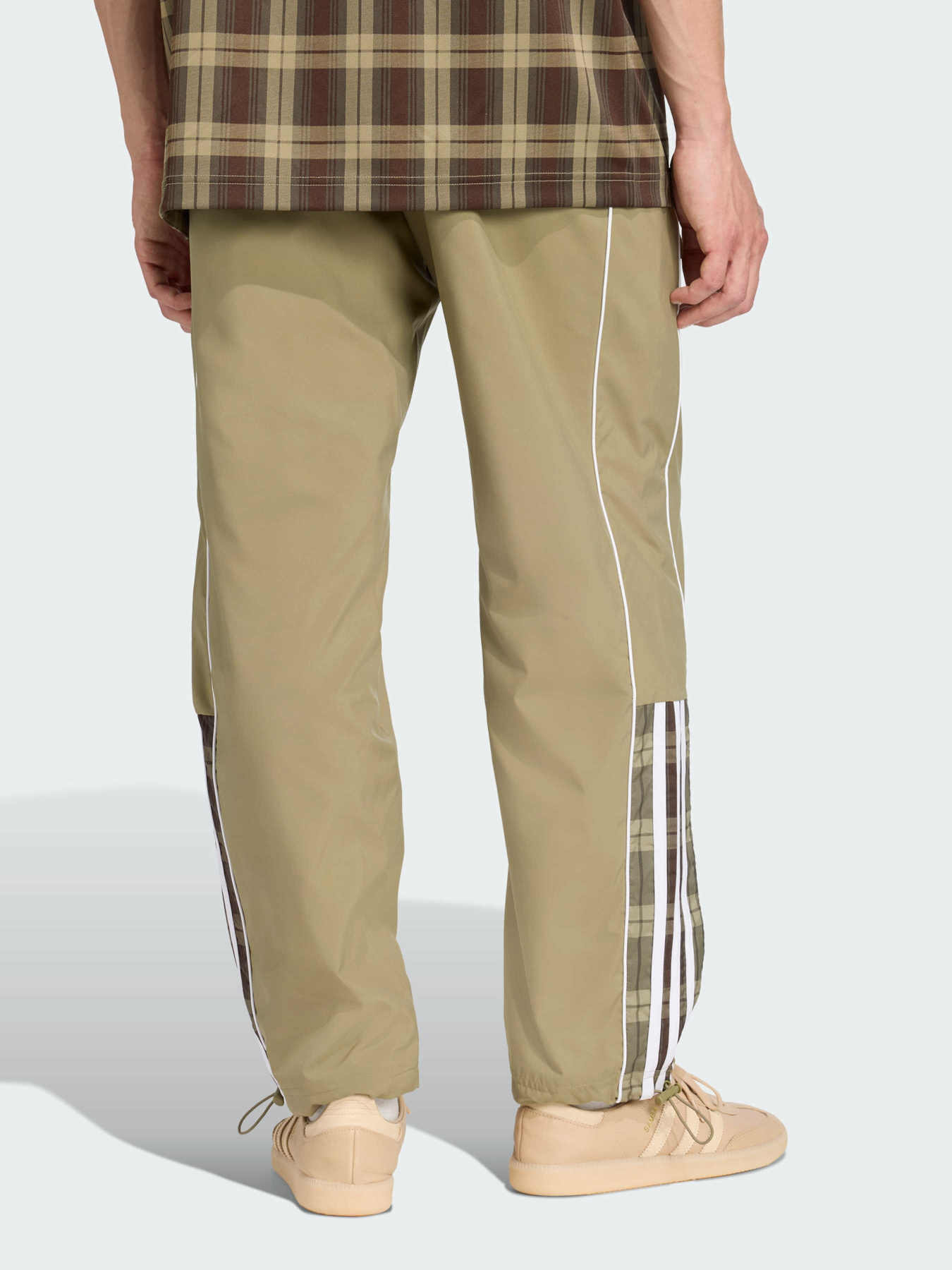 Брюки повседневные Adidas Graphics модель JV7732 Фото