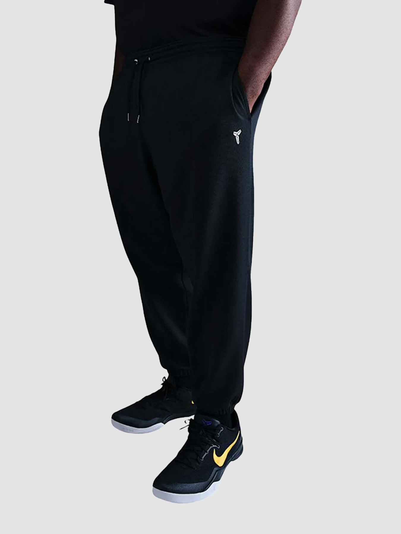 Джоггеры NIKE Kobe Therma-Fit Basketball Pants модель HJ8113-010 Фото