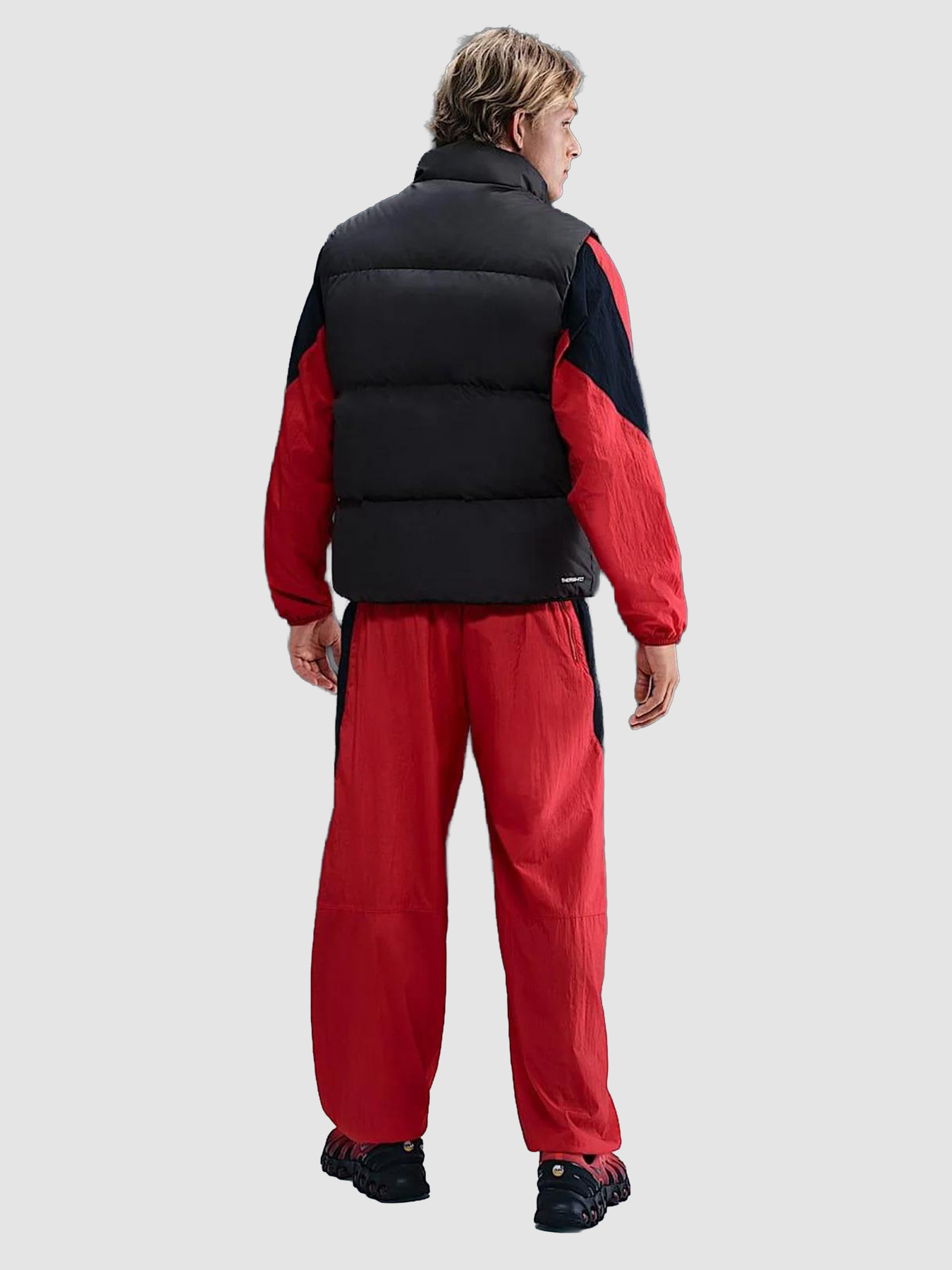 Жилет с утеплителем NIKE Club Puffer Black модель IB2977-010 Фото