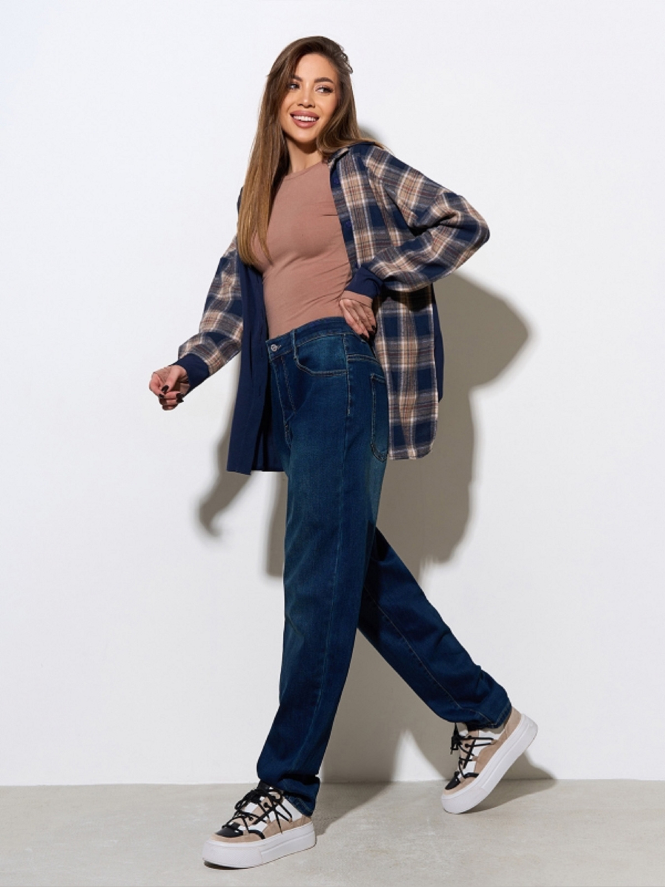 Джинсы мом ISSA Plus модель WN20-726_синий Фото