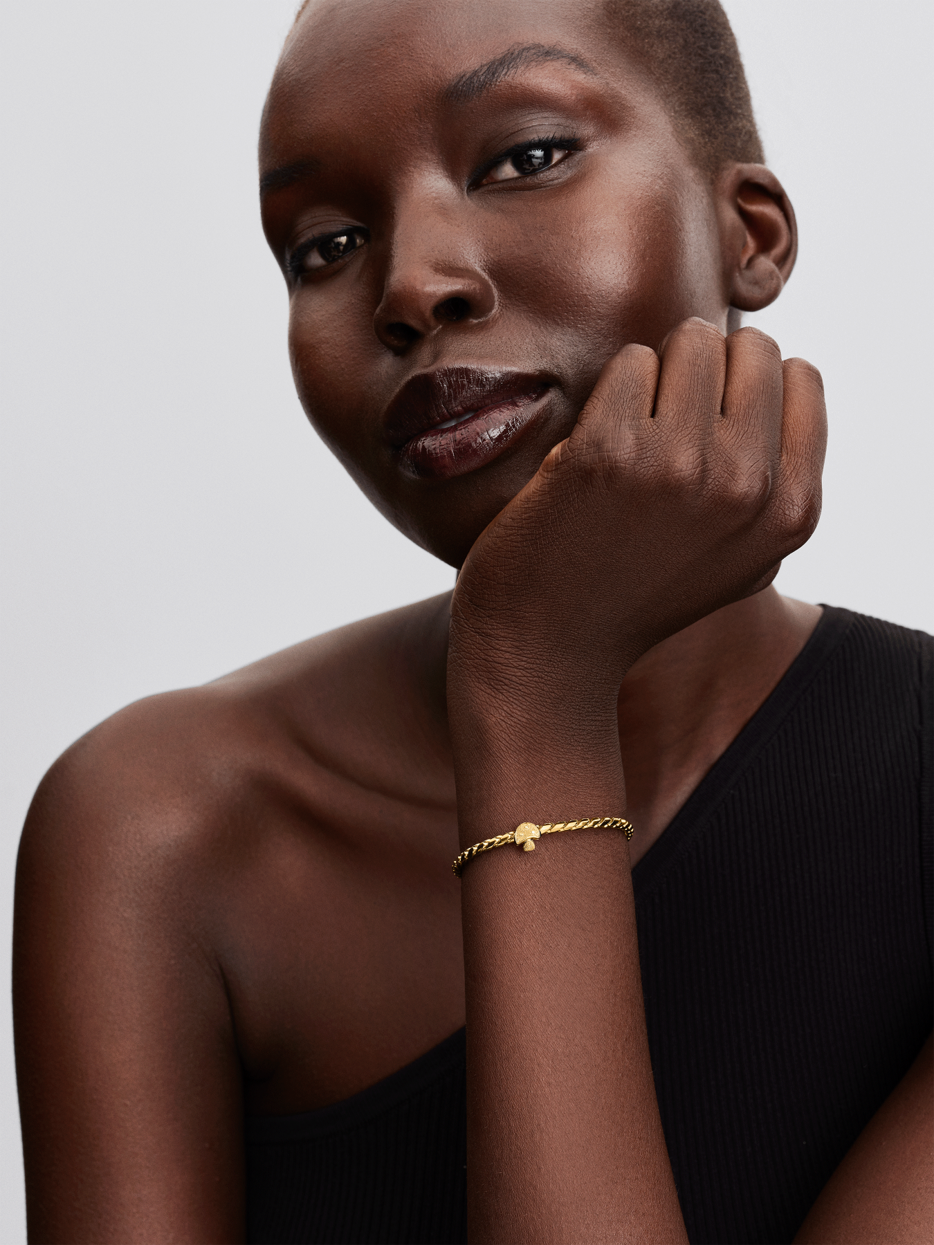 Классические PANDORA модель 764048C00 Фото