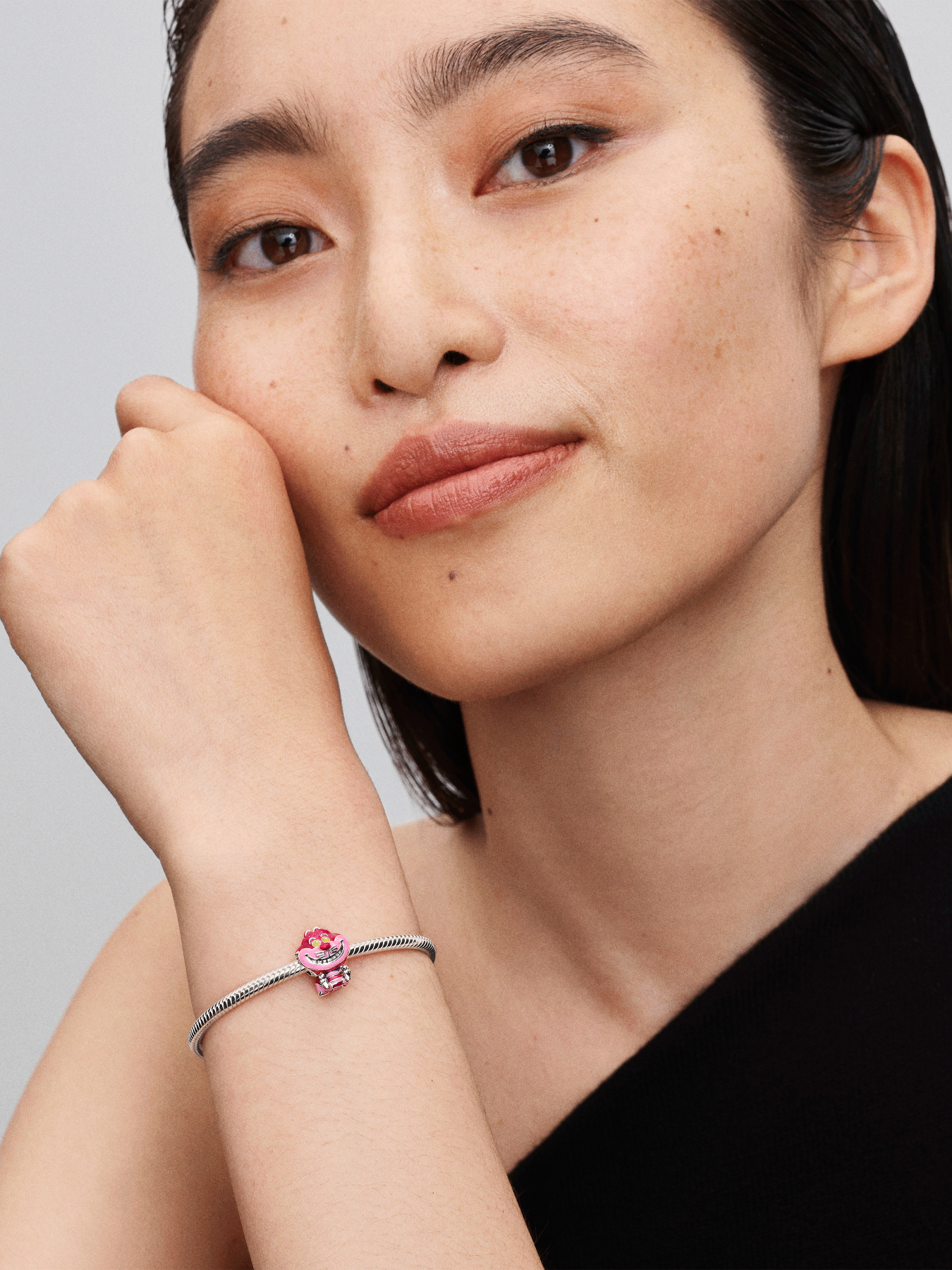 Классические PANDORA модель 794025C01 Фото